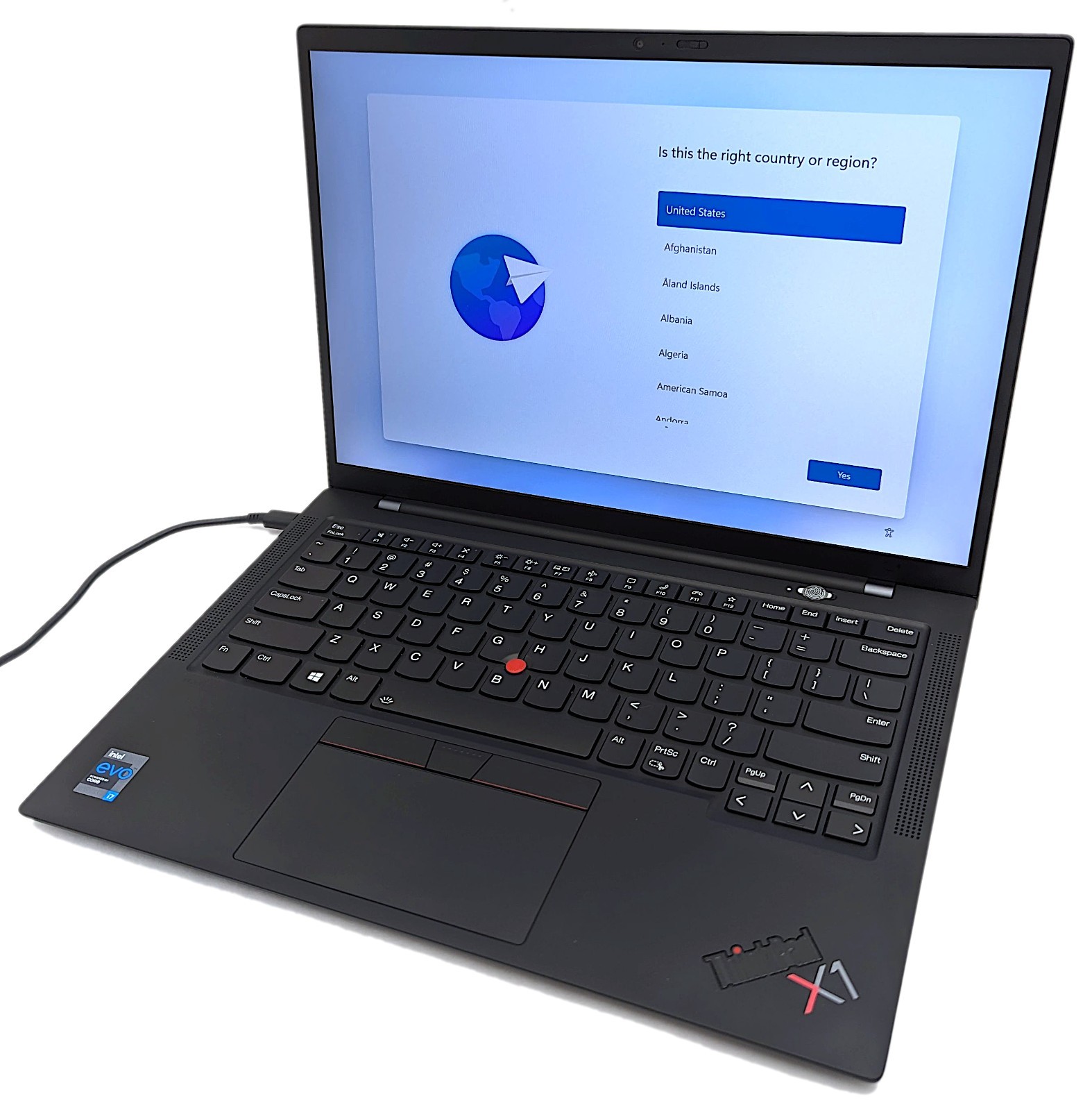 Lenovo ThinkPad X1 Carbon 9th Gen 14″ Laptop i7-1165G7 16GB RAM 512GB NVMe Win11