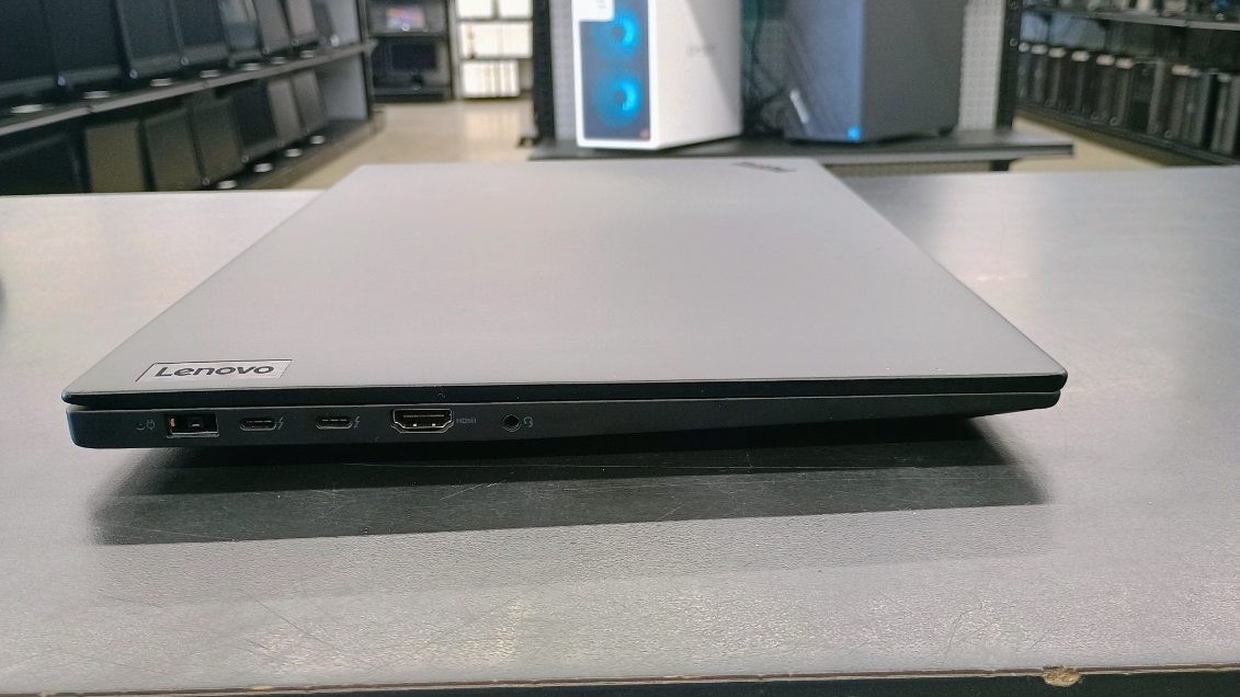 Lenovo ThinkPad P1 Gen 6 16 2.6 GHz i9-13900H 32GB 1TB SSD RTX 2000 Ada