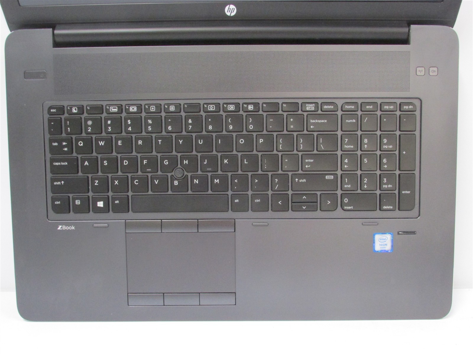 HP ZBook 17 G3 Xeon E3-1535M v5 2.9GHz 32GB RAM 256GB M.2 17″ W10 Pro NO BAT/DMG