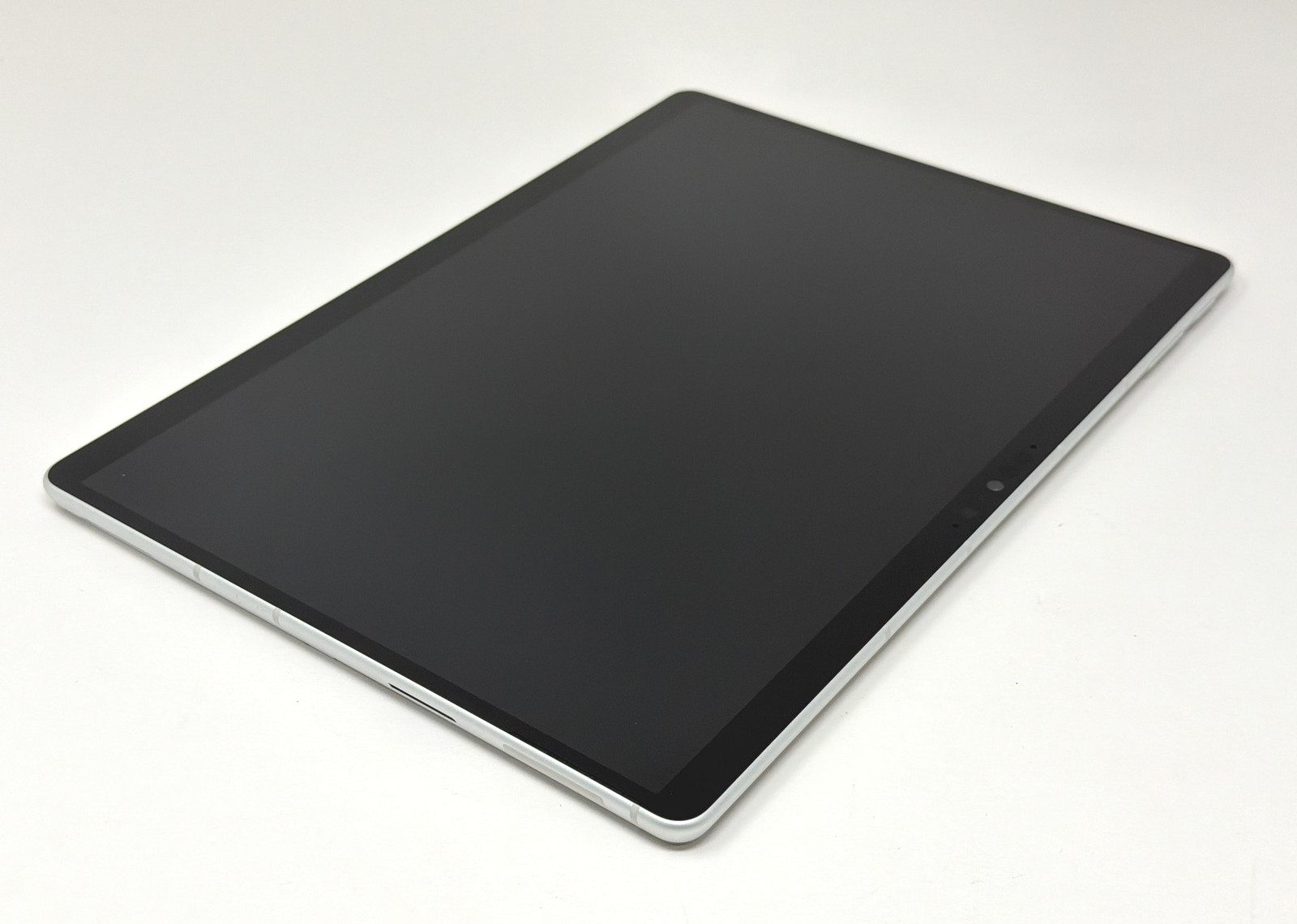Microsoft Surface Pro 9 SQ3 256GB SSD 16GB Platinum w/ Keyboard & Pen Good