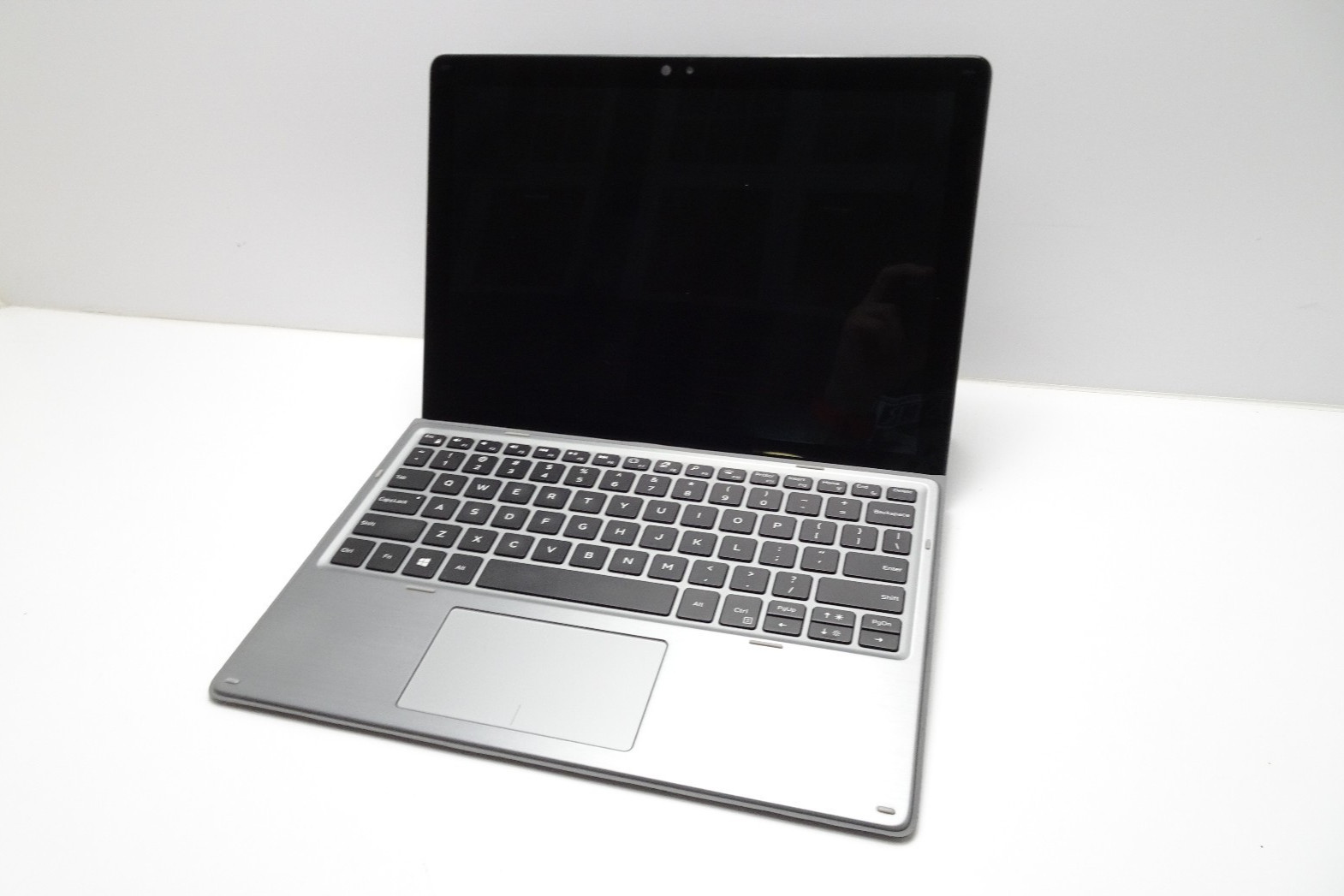 Dell Latitude 7200 2-in-1 | i5-8365U | 8GB RAM | 256GB NVMe | Windows 11 | READ