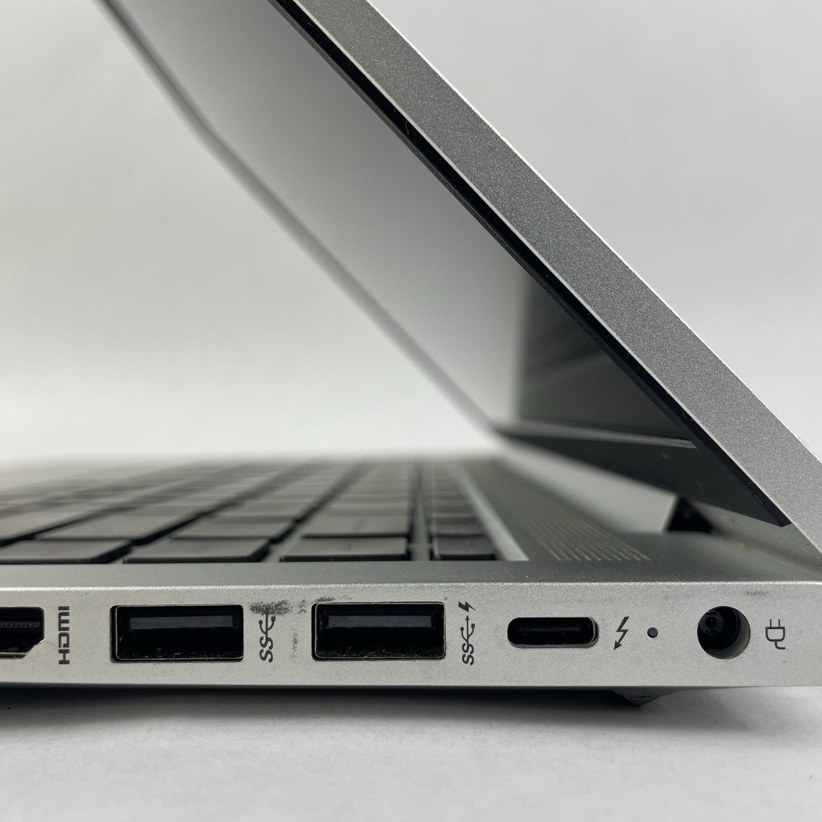 HP EliteBook 640 G9 14″ i5-1235U 3.96 GHz 16 GB RAM No SSD/OS/AC