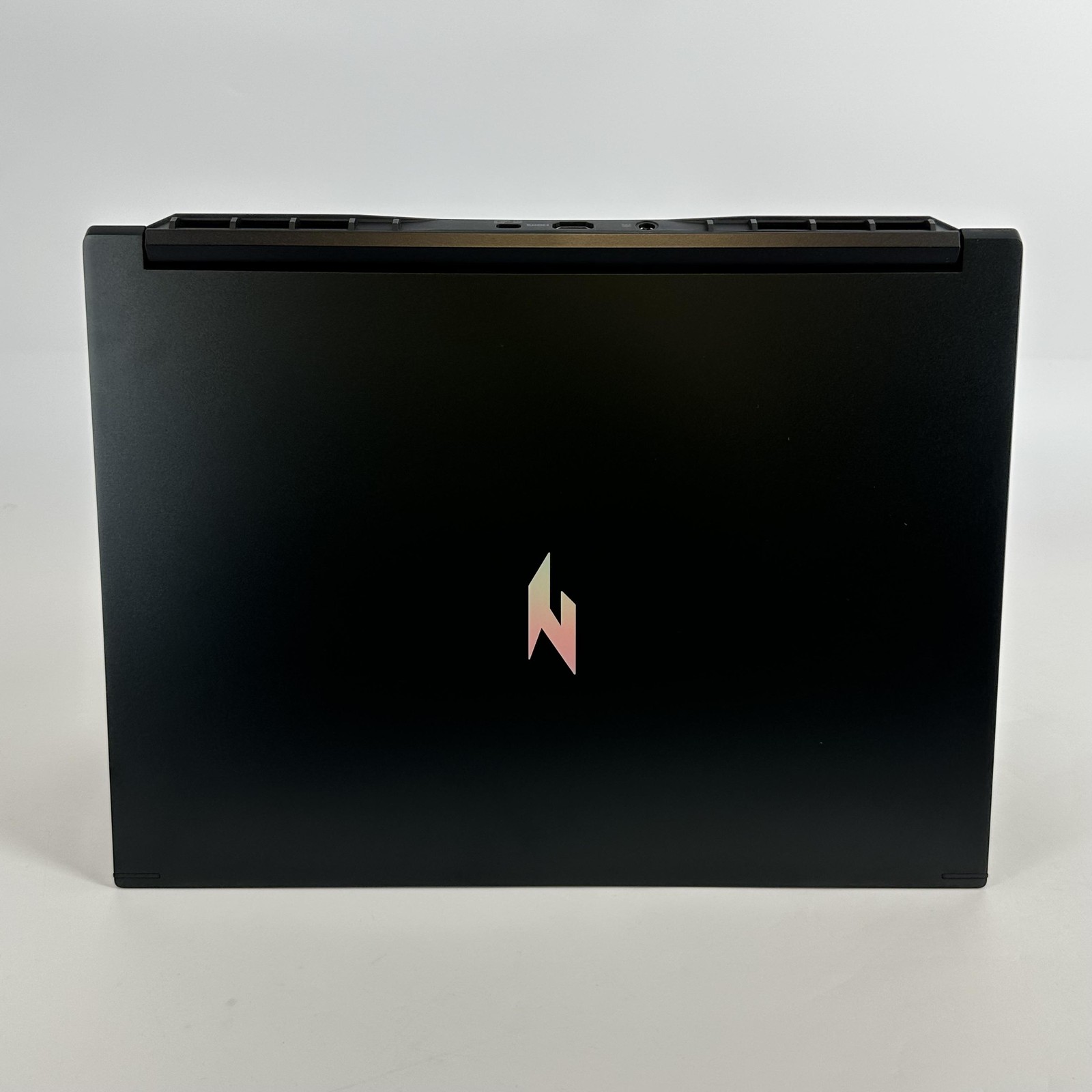Acer Nitro V 16S AI 16 180Hz FHD+ 3.8 GHz Ryzen 7 260 32GB 1TB SSD RTX 5060