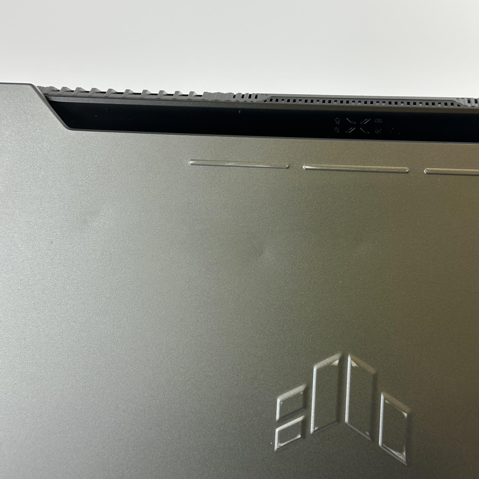 Asus TUF F15 143Hz FHD 2.4 GHz i7-13620H 16GB 1TB SSD RTX 4070 FRAME GAP