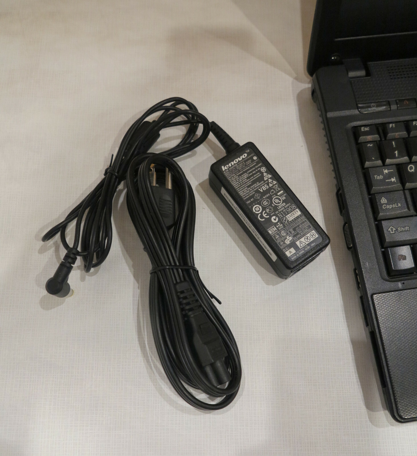 Lenovo G560 15.6″ Laptop Computer 4GB DDR3 150GB SATA 2.1GHz CPU