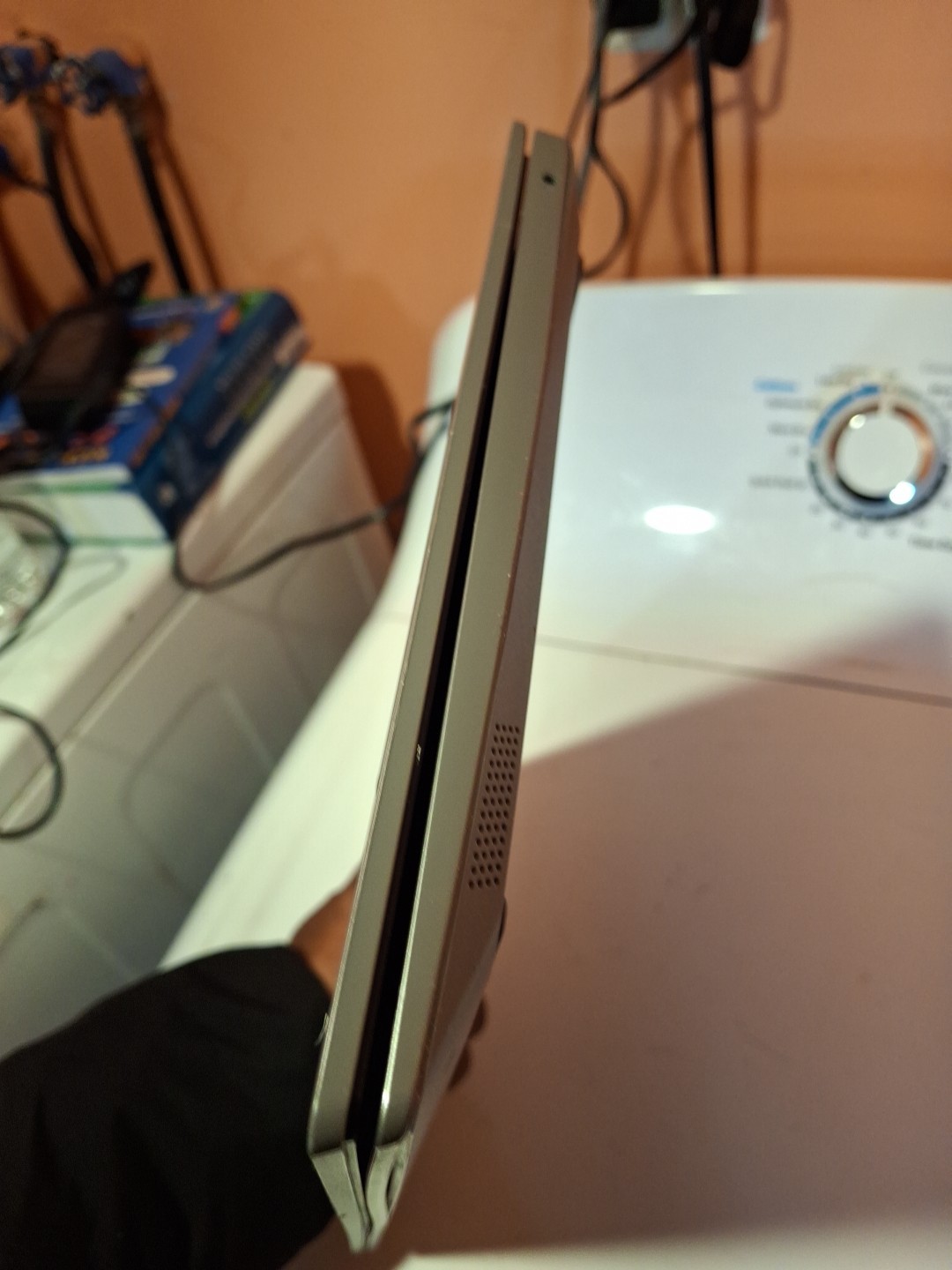 Lenovo IdeaPad Slim 81VS Laptop 14″ Display AMD A6-9220E 1.6GHz 4GB RAM 64GB SSD