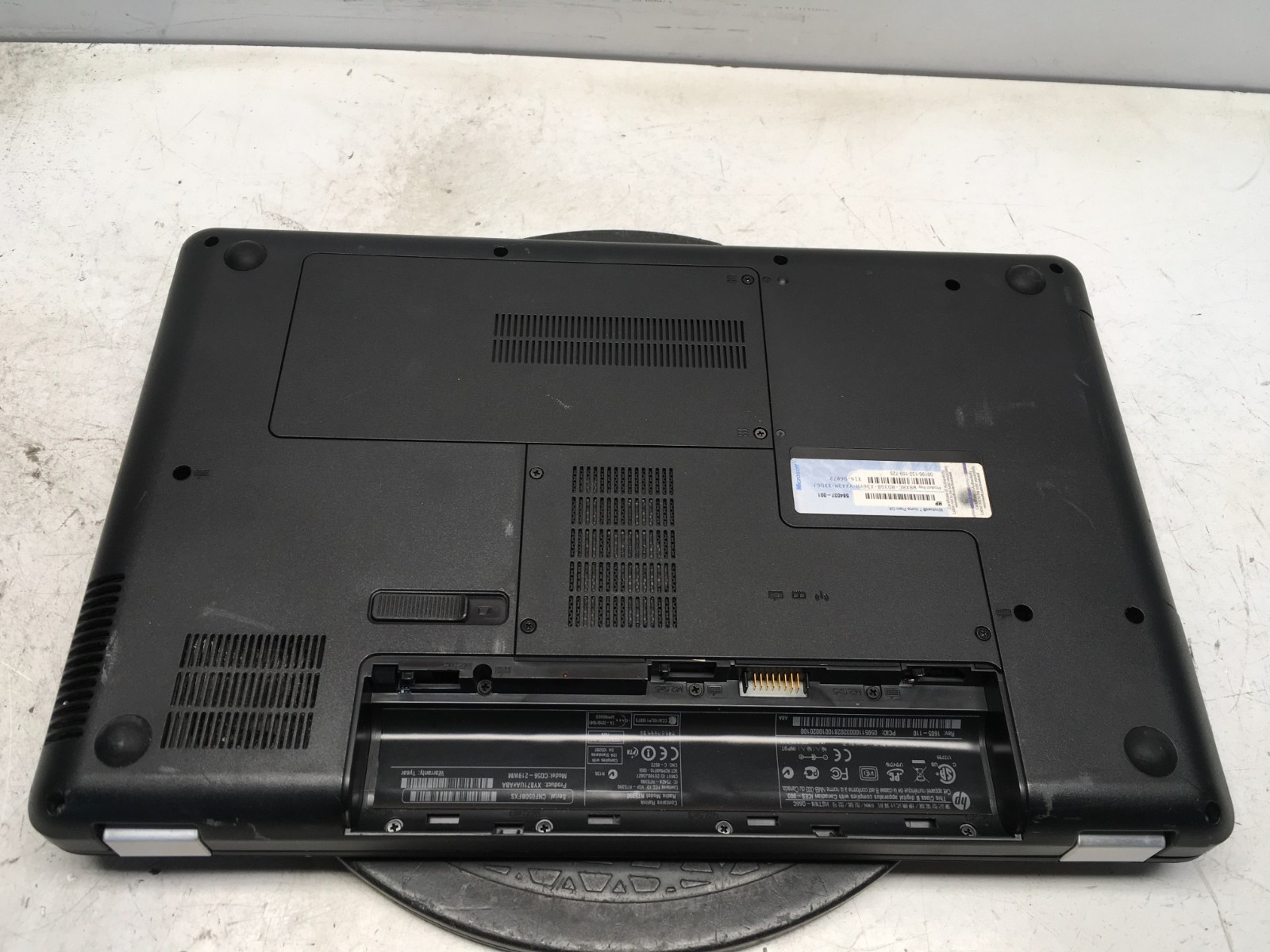 Compaq Presario CQ56-219WM Intel Celeron 900 2.2GHz 2 GB NO HDD No Batt