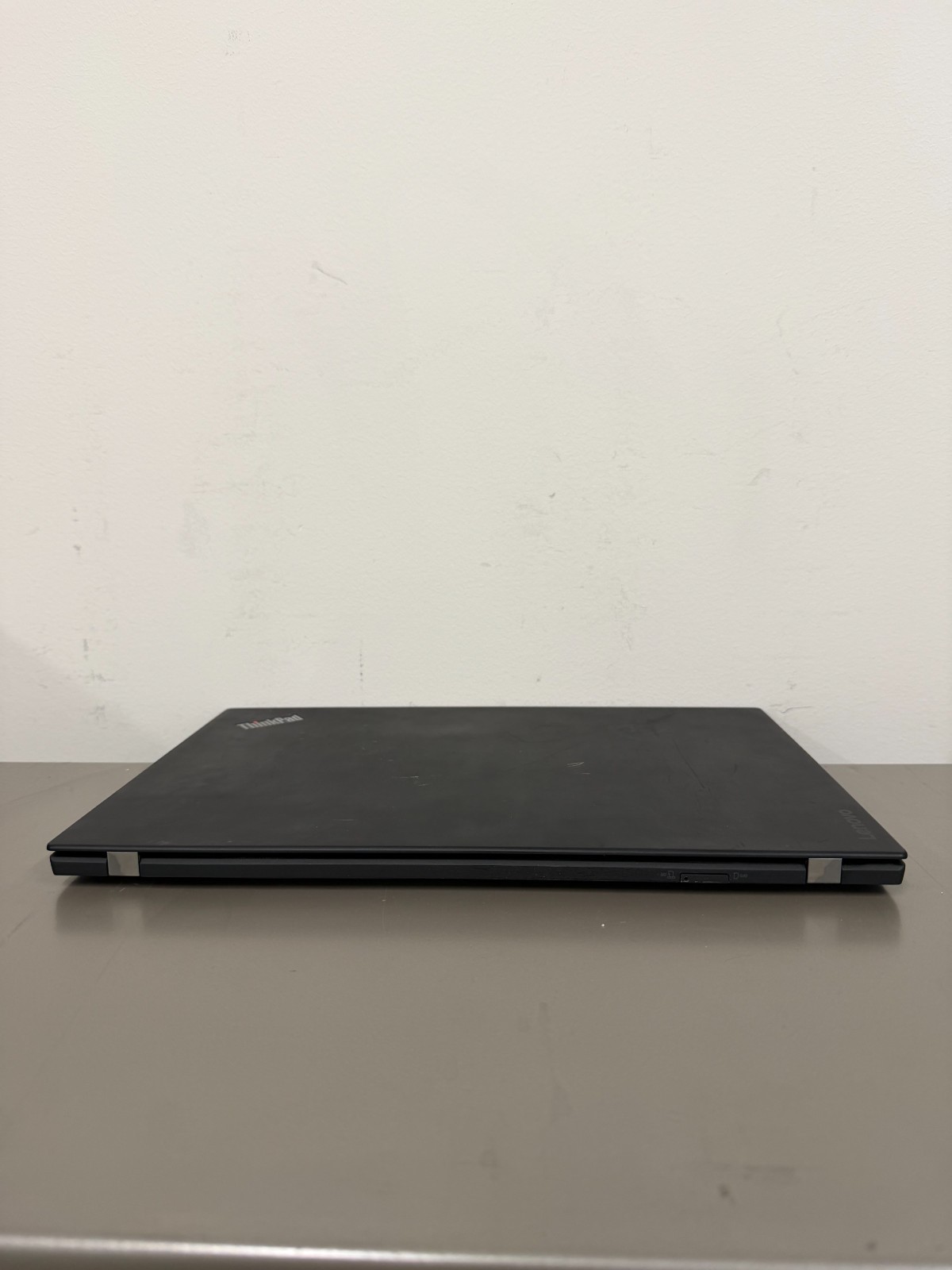 Lenovo 20HRCTO1WW ThinkPad X1 Carbon 5th Gen i7-7600U 16GB 512GB Windows 10 Pro