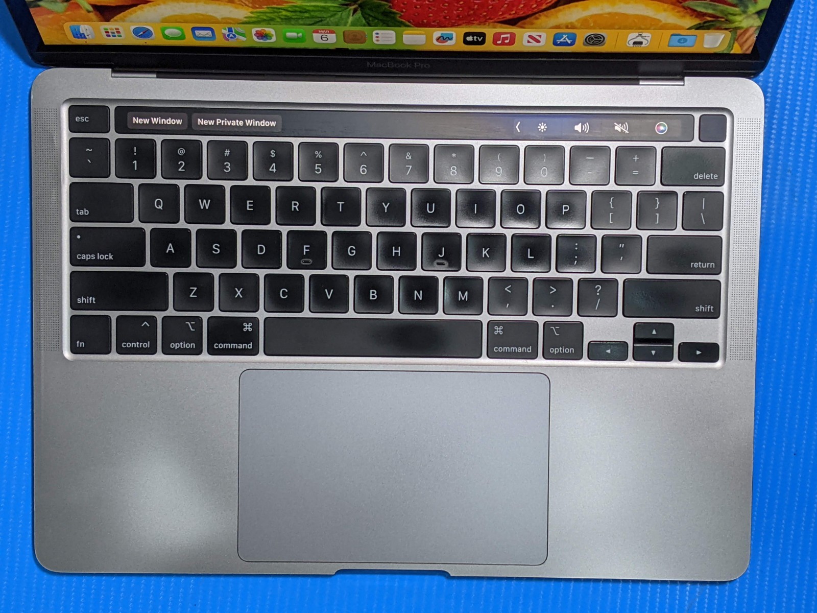 Apple MacBook Pro 13″ (2020) A2251 / BTO Core i7-1068NG7 2.3GHz 32GB 1TB SSD +PA