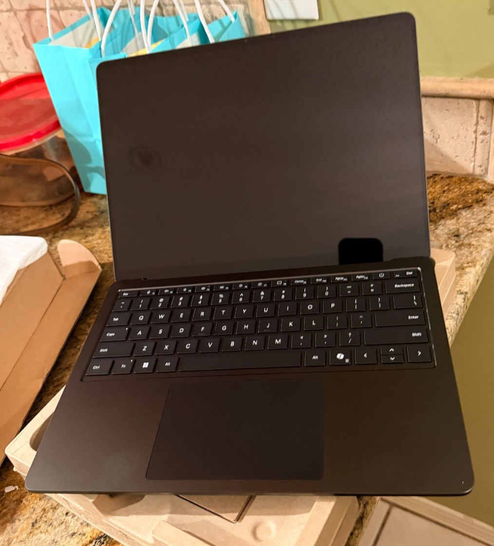 Microsoft Surface Laptop 7th Edition 13.8″ 16GB 1TB Snapdragon X Plus