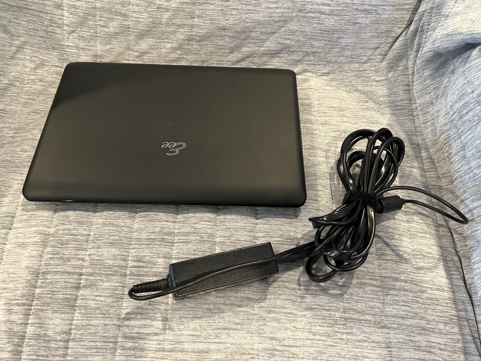ASUS Eee PC 1005HAB Netbook Black Atom N270 1GB RAM 160GB HDD Win 7 Works Clean