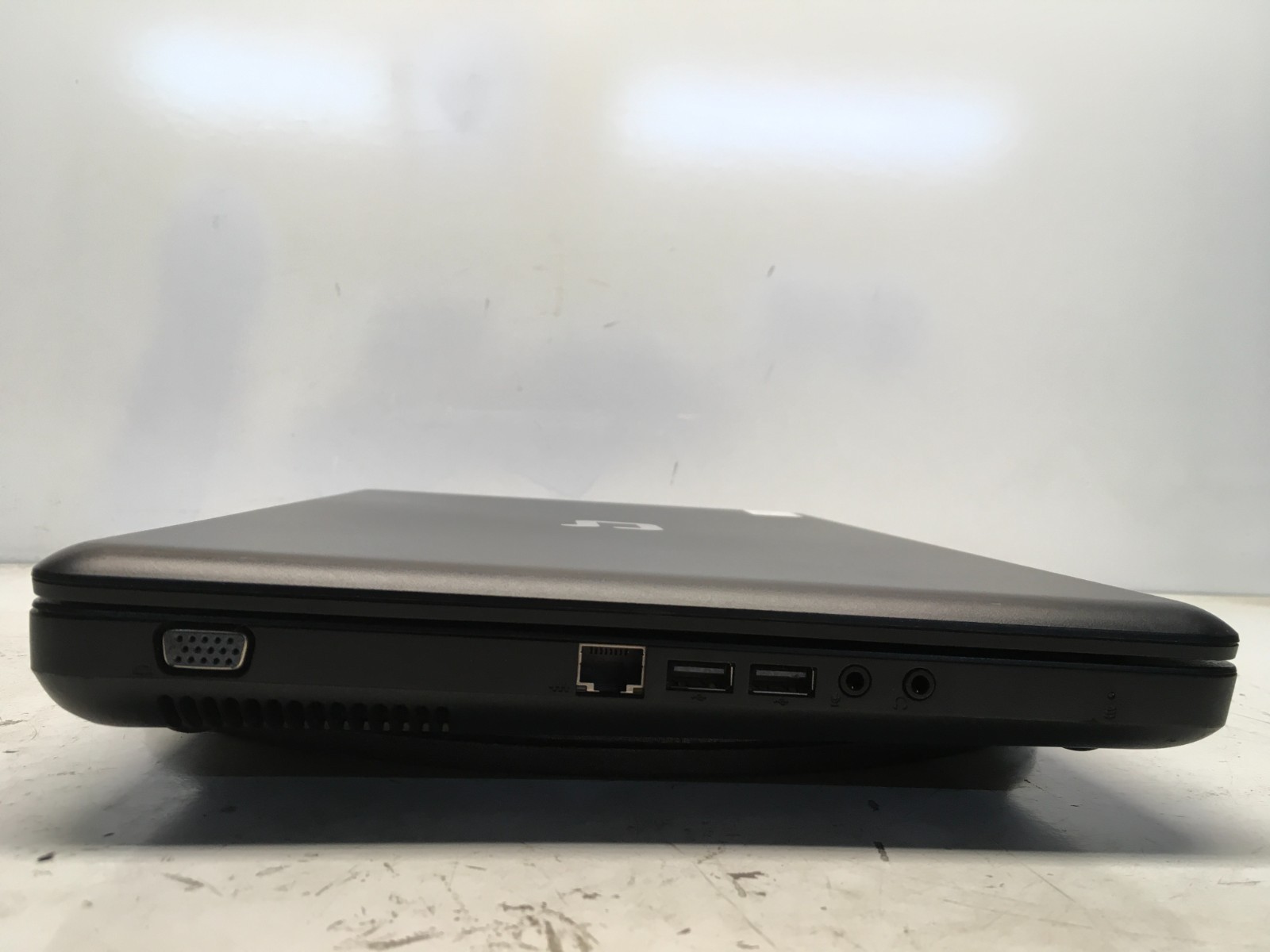 Compaq Presario CQ56-219WM Intel Celeron 900 2.2GHz 2 GB NO HDD No Batt
