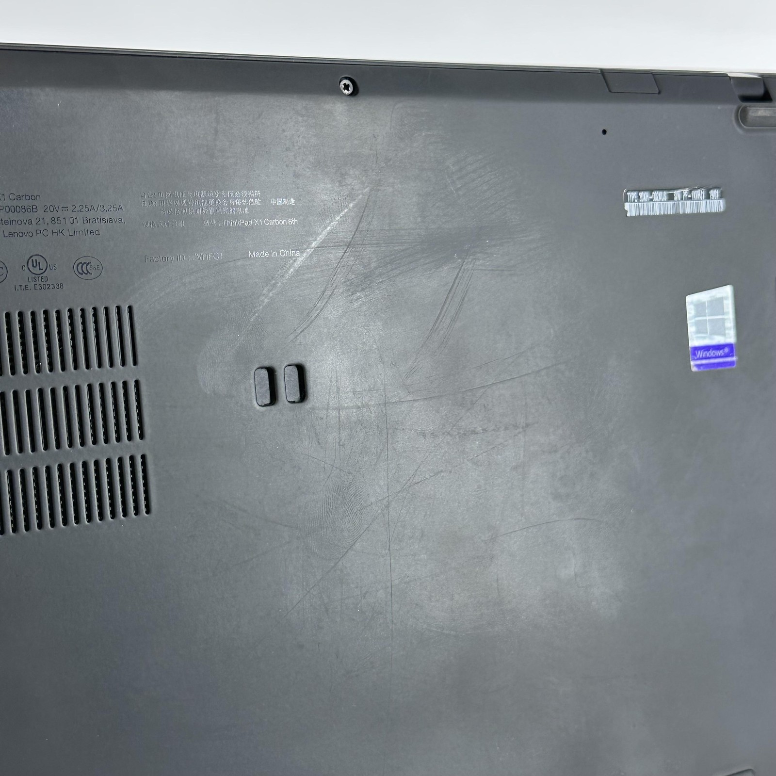 Lenovo ThinkPad X1 Carbon Gen 6 14 2K i7-8650U 1.90GHz 16GB 512GB SSD LCD Issue