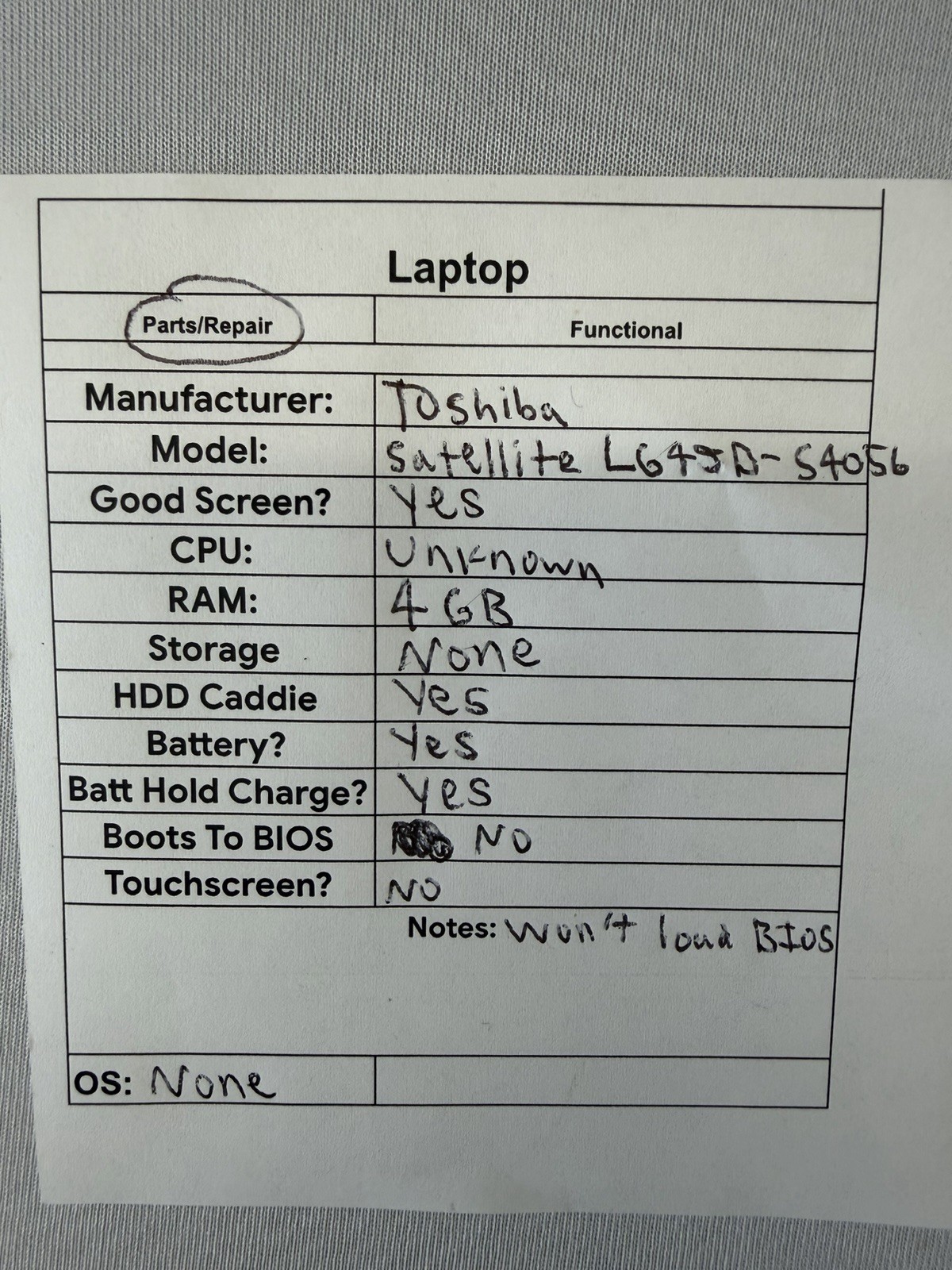 Toshiba Satellite L645D-54056 Laptop – Good Screen – CPU Unknown – Read Des