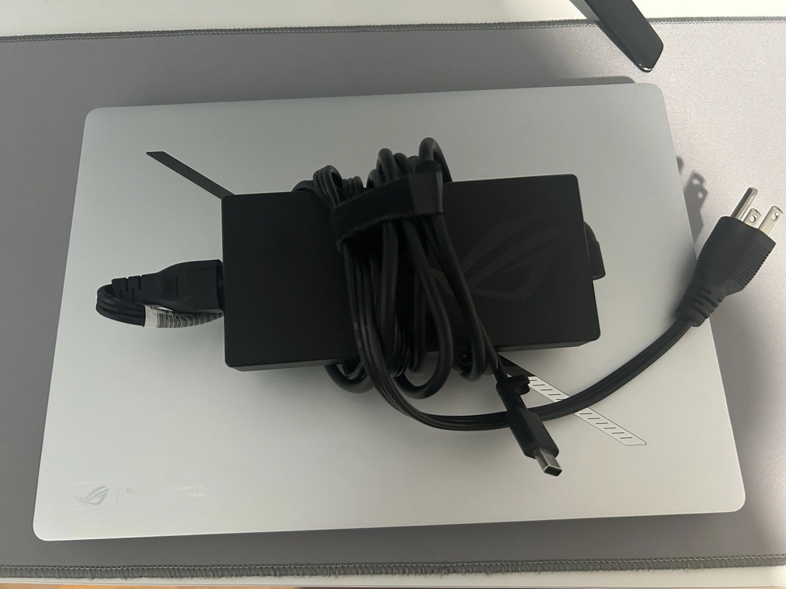 ASUS ROG Zephyrus G14 2025 14″ OLED 3K 120Hz Ryzen 9 32GB 1TB SSD RTX 5070 Ti