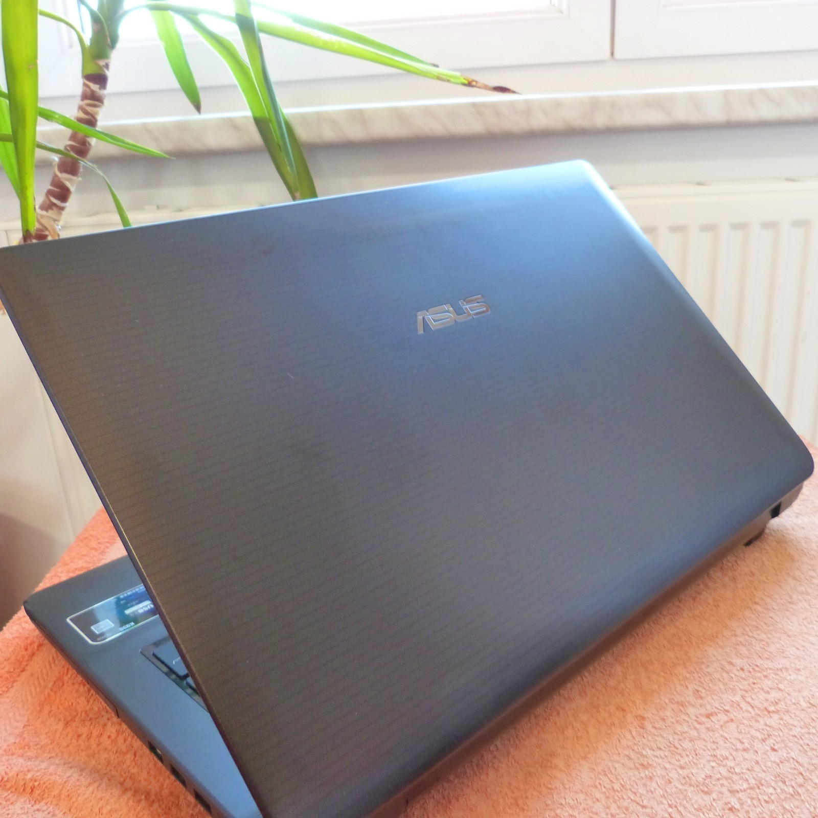 Asus K93 18 inch cinema MONSTER FULLHD BLURAY l 1TB SSD Windows 11 l 16GB…