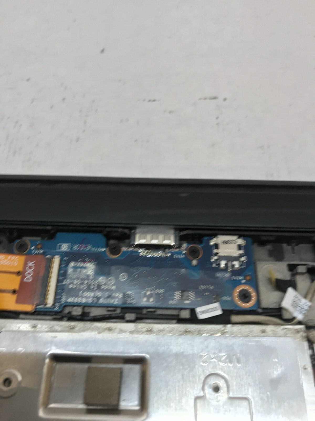 Dell Latitude 7350 13″ Tablet Intel Core m 8GB RAM NO SSD/OS For Parts AS IS -DW