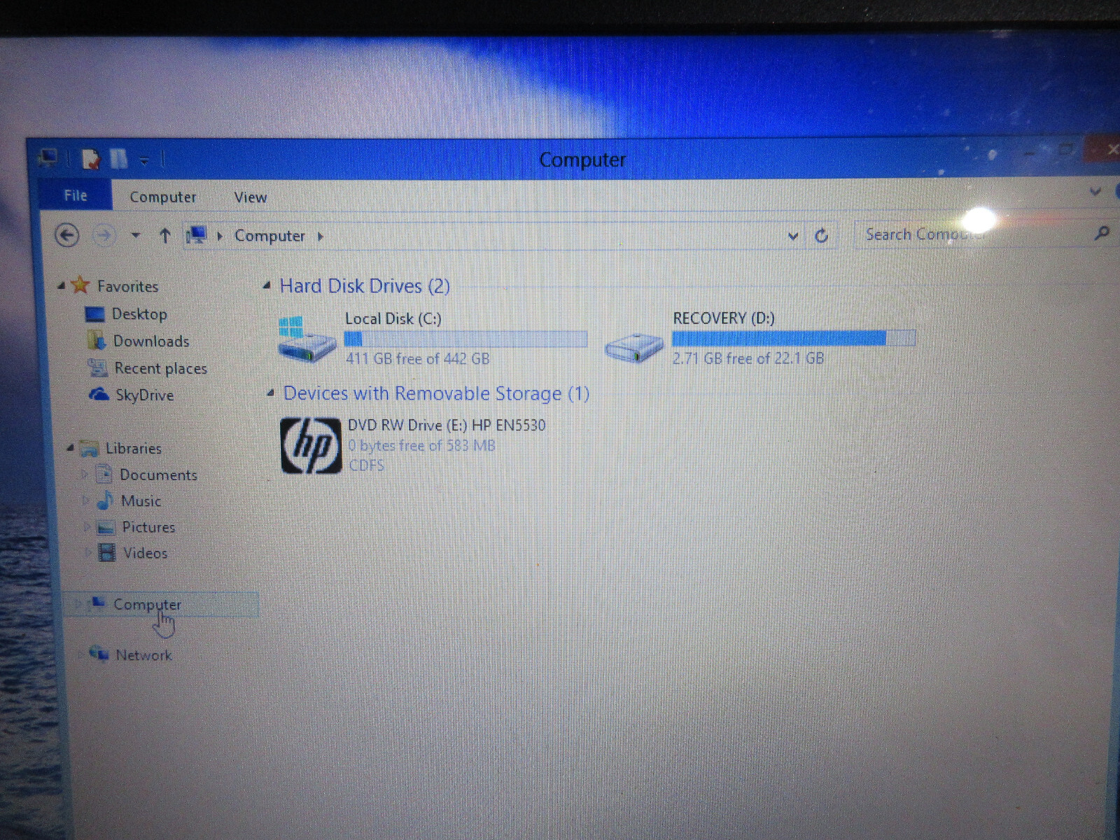 HP2000 Notebook Bundle Headphone Speakers 440GB 4GB Ram DVDRW AMD E2-1800 Radeon