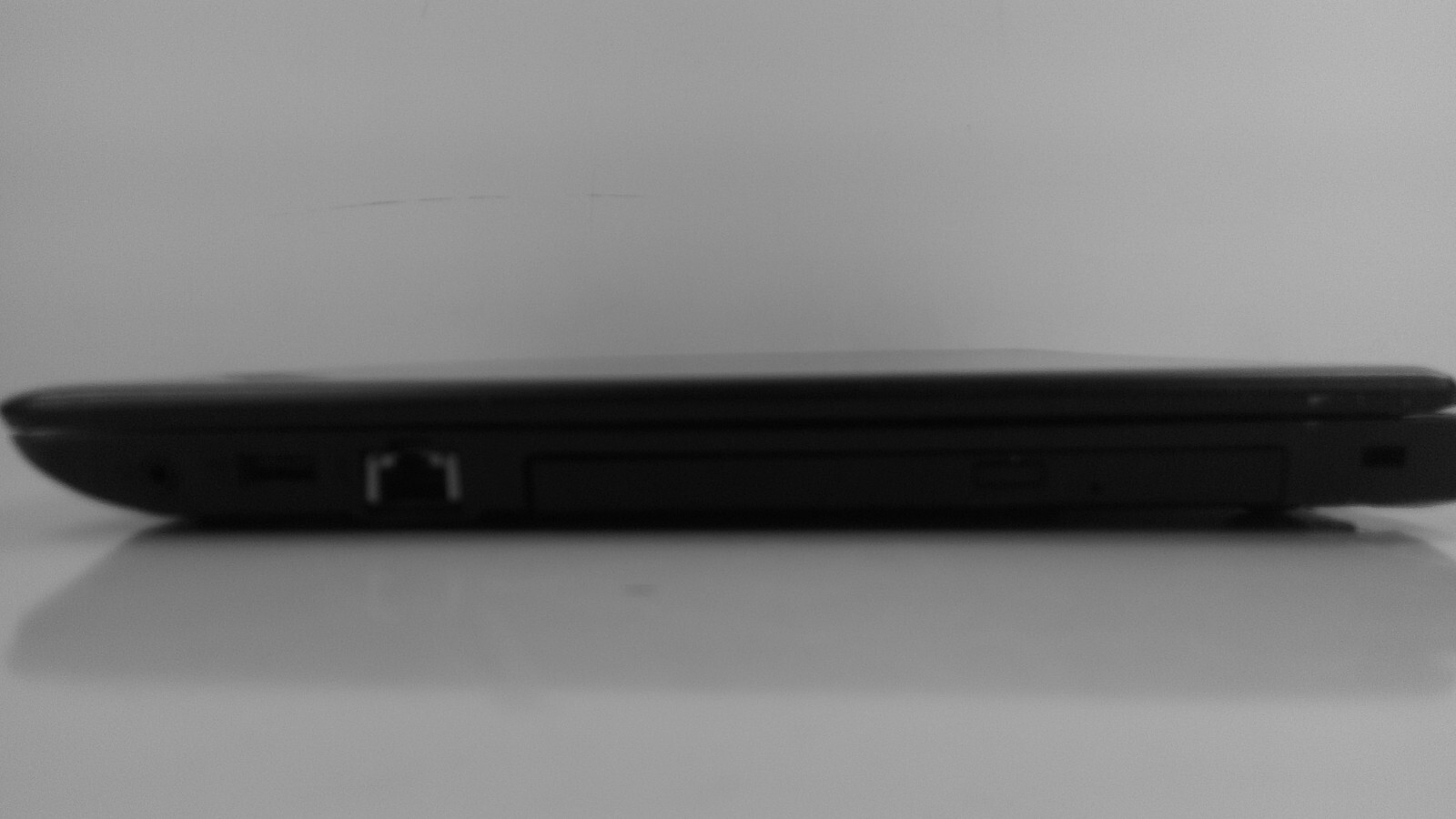 Lenovo Thinkpad E570 i3-7th Gen 4GB RAM 15.5″ Screen No HDD No Battery Laptop