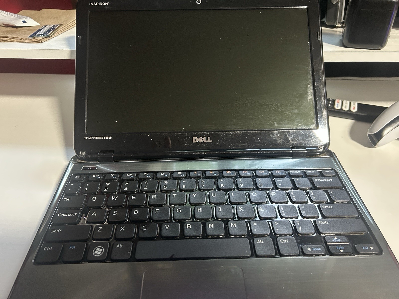 Dell Inspiron 2010 Windows 10 + Charger