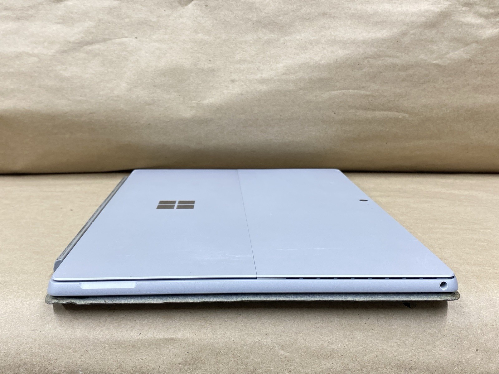Microsoft Surface Pro 12″ 2736*1824 i5-7300U 8GB 256GB SSD Win 10 Pro READ