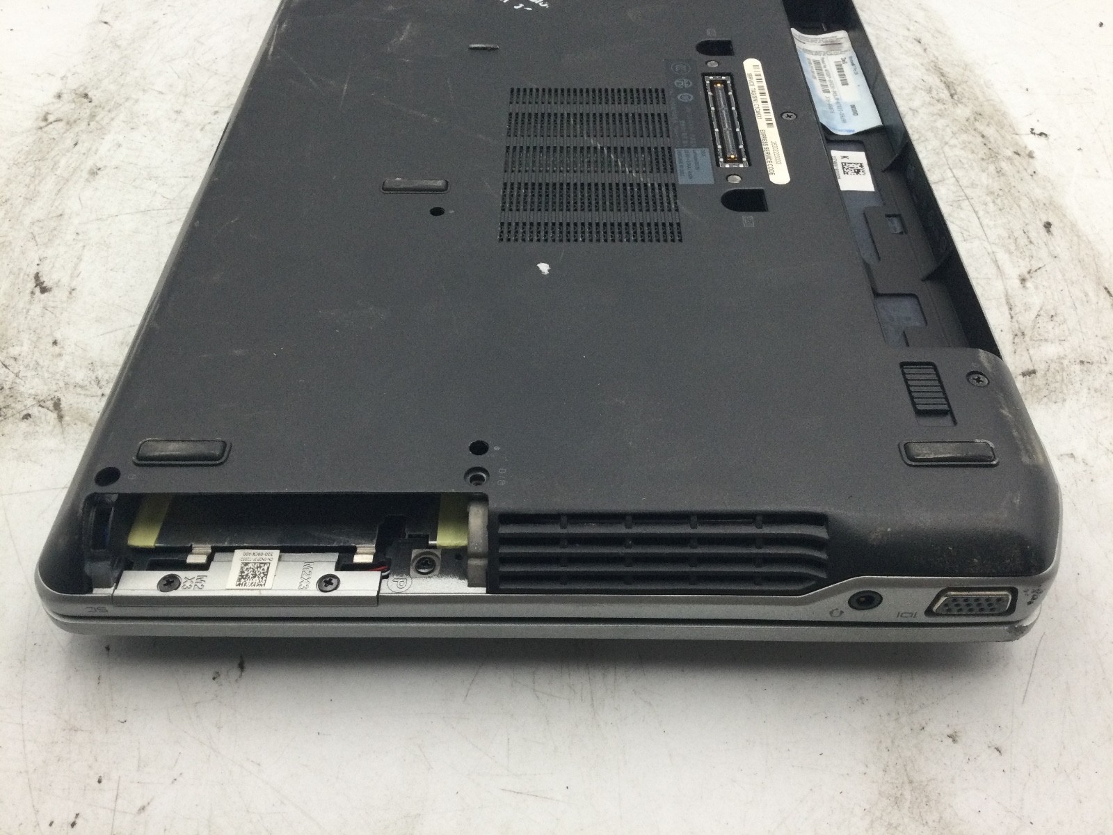 DELL LATITUDE E6330 – FOR PARTS – INTEL CORE I5 – NO RAM – READ DESCRIPTION – BB