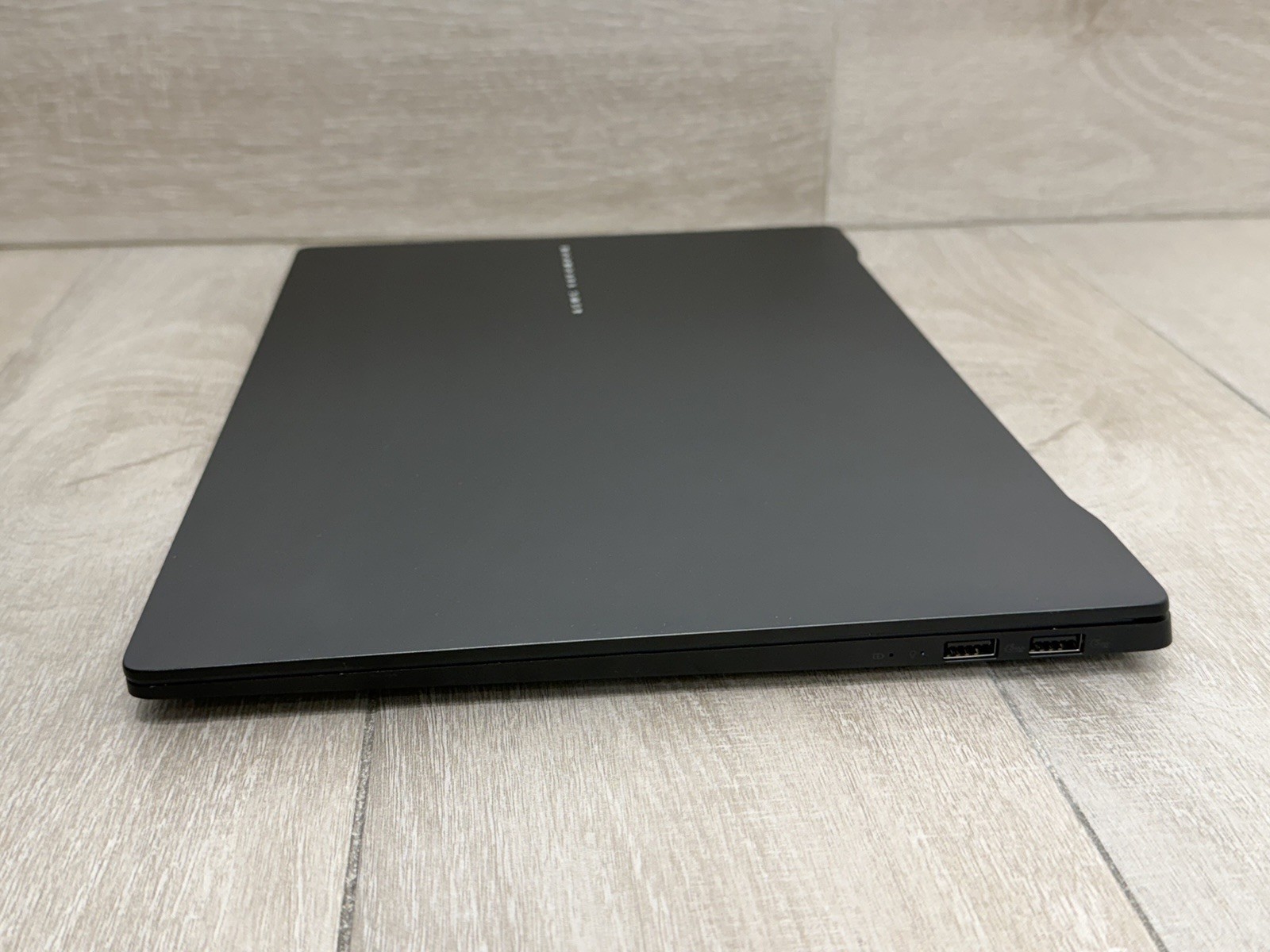 ASUS VivoBook S S5606C 16″ Core Ultra 9-285H 32GB RAM 512GB NVMe Excellent