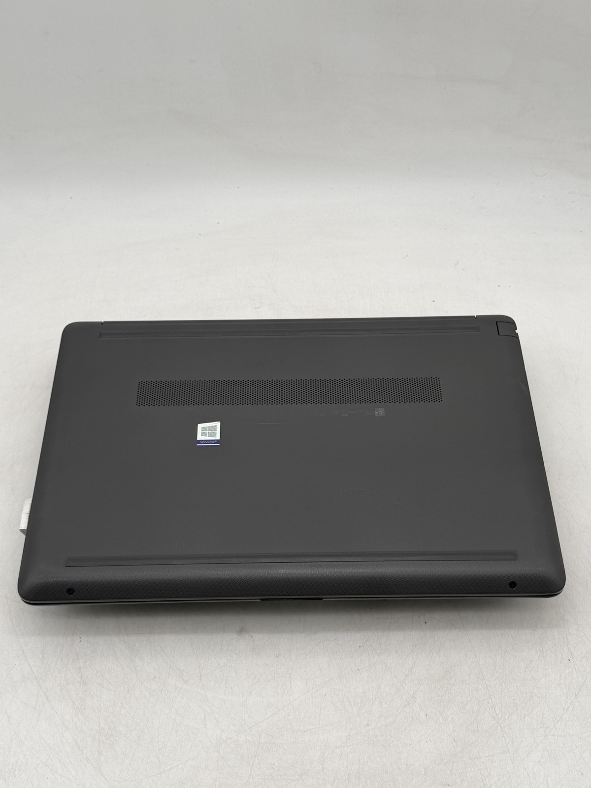 HP 255 (G8) Notebook PC 15.6″ AMD Ryzen 5 3500U 8GB 256GB |NO OS Read|