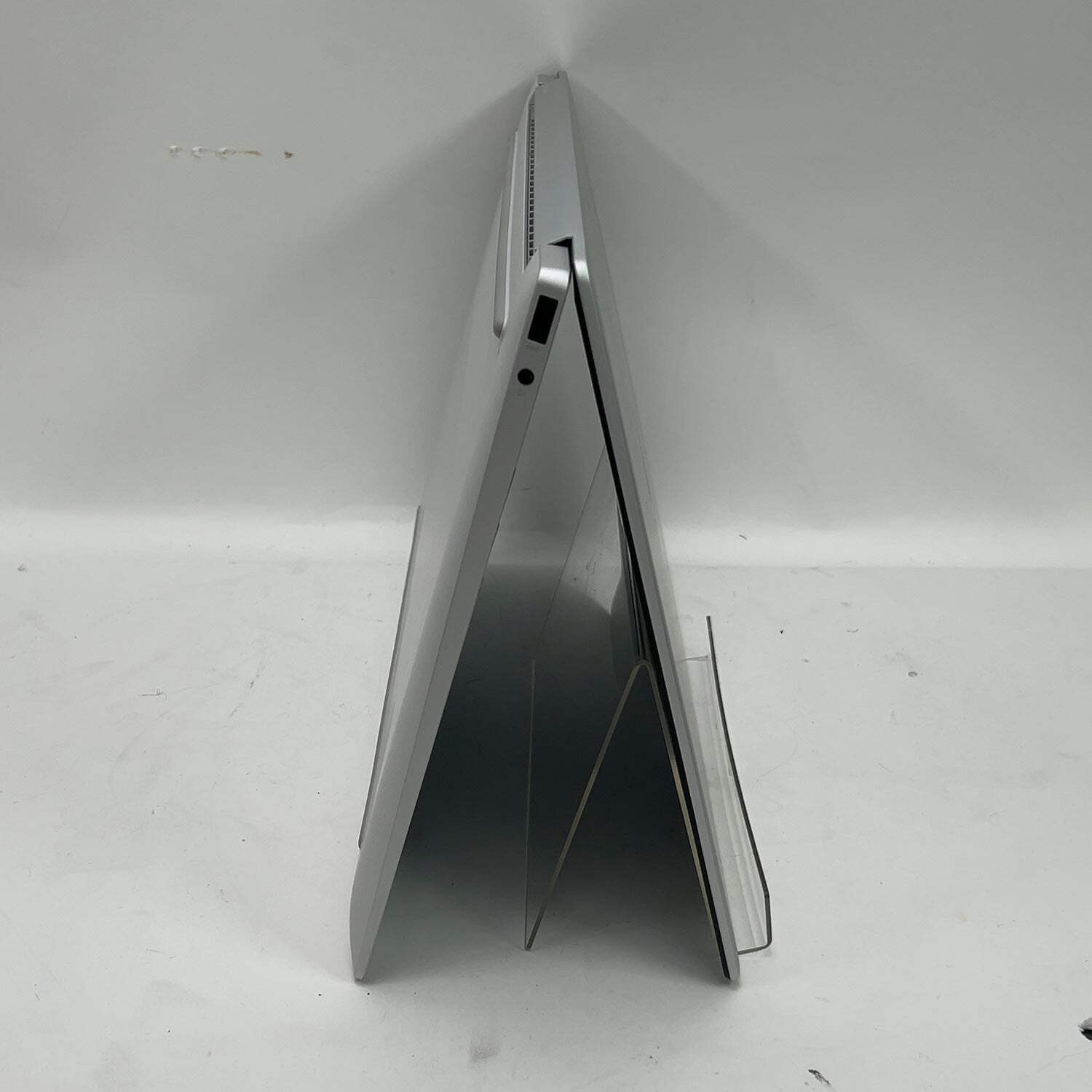 HP OmniBook 5 16-AF1173CL 16″ Core Ultra 7 255U 2.00 32GB RAM 1TB SSD
