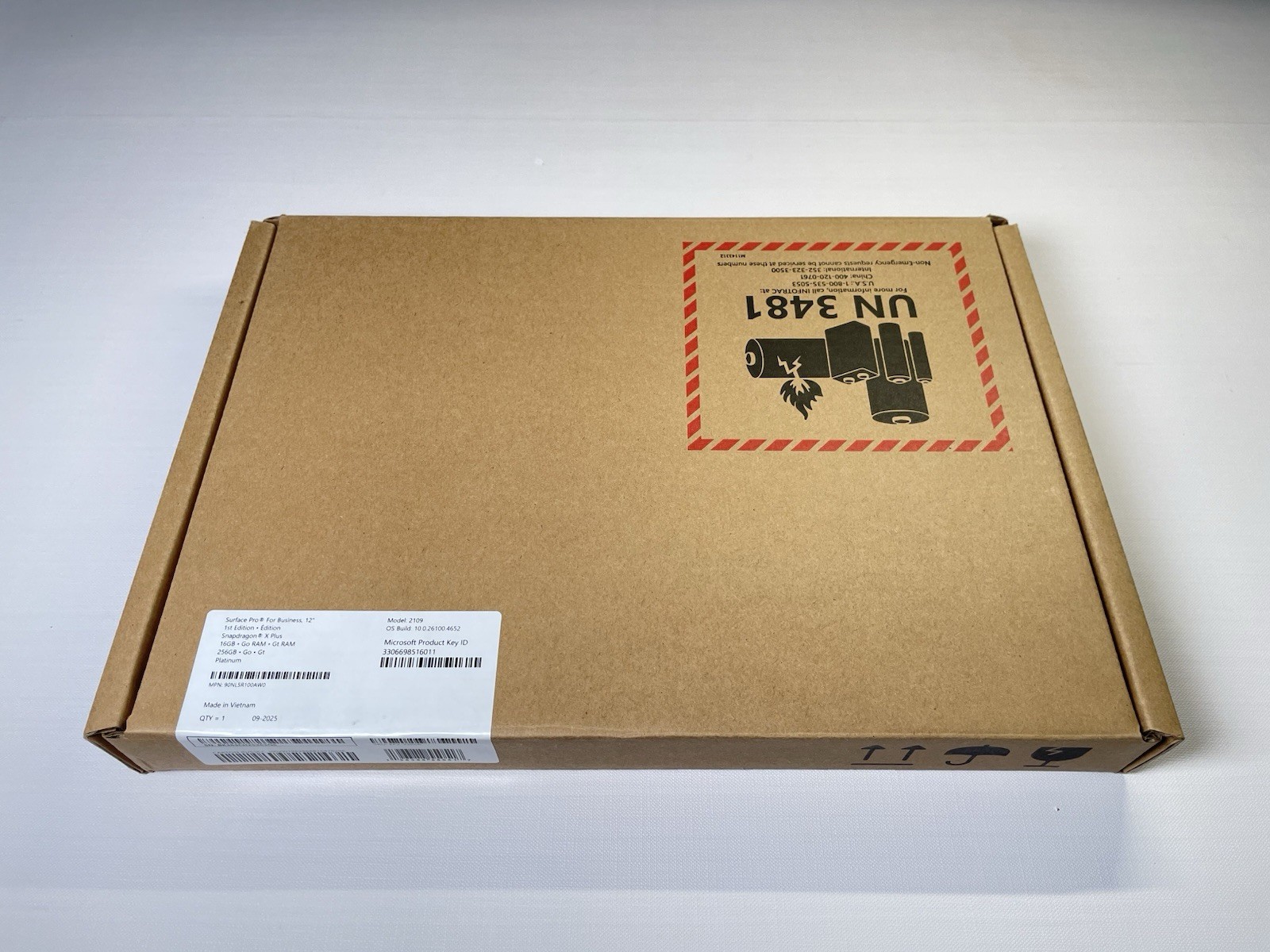 *NEW* Microsoft Surface Pro 12″ Snapdragon X Plus 16GB RAM 256GB Platinum (209)