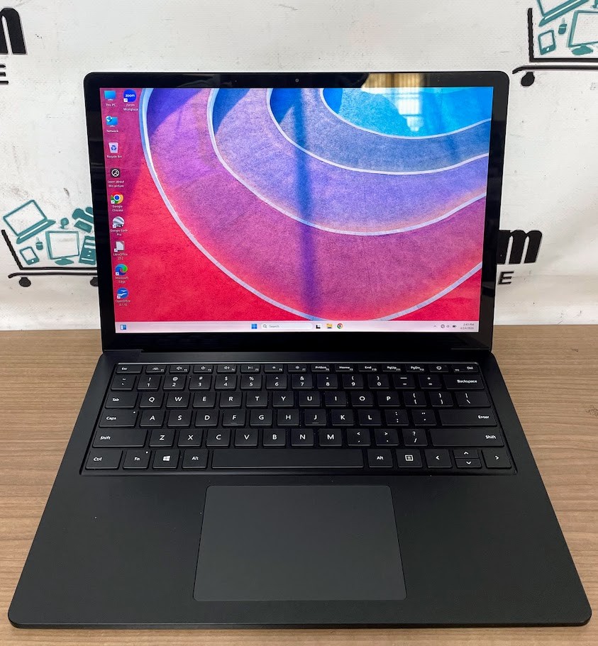 Surface Laptop 3 13.5” W11Pro i5-1035G7 1.20GHz 8gb RAM 250gb SSD READ!