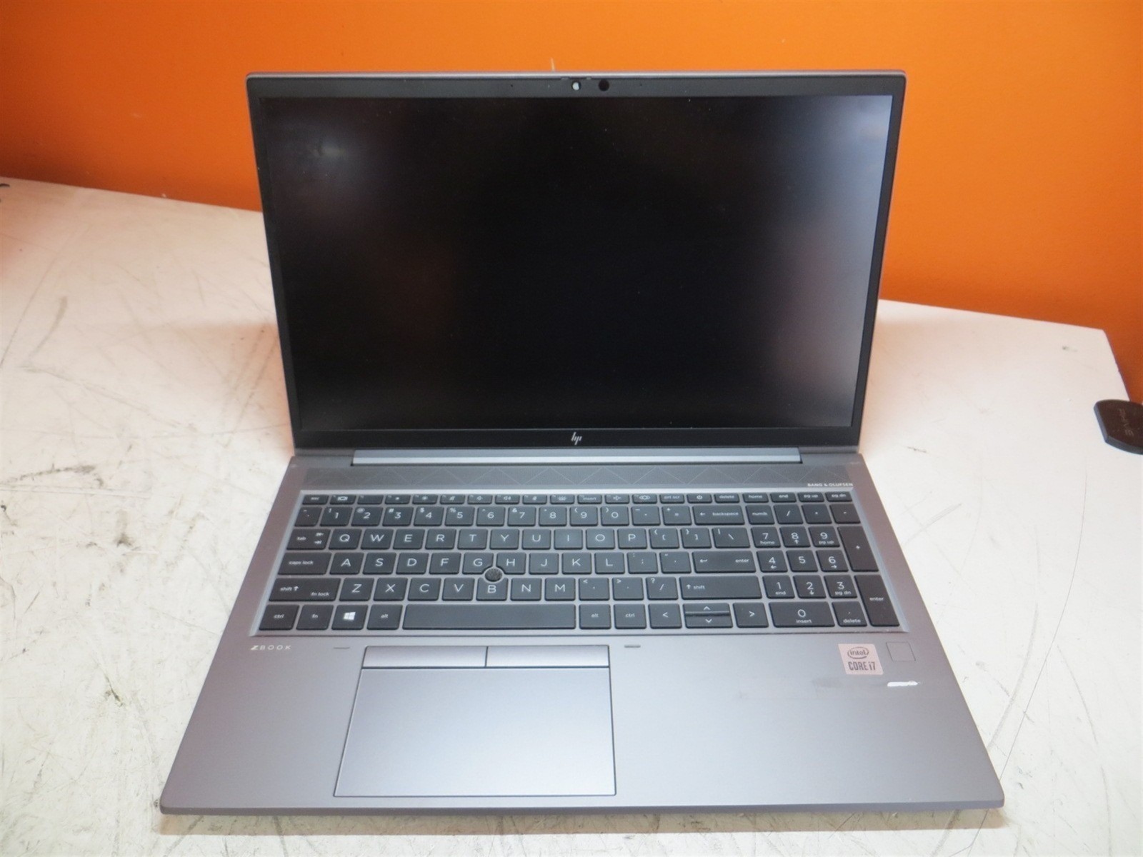 Scratched LCD HP ZBook Firefly 15 G7 Intel i7-10510U 1.8GHz 16GB 512GB SSD
