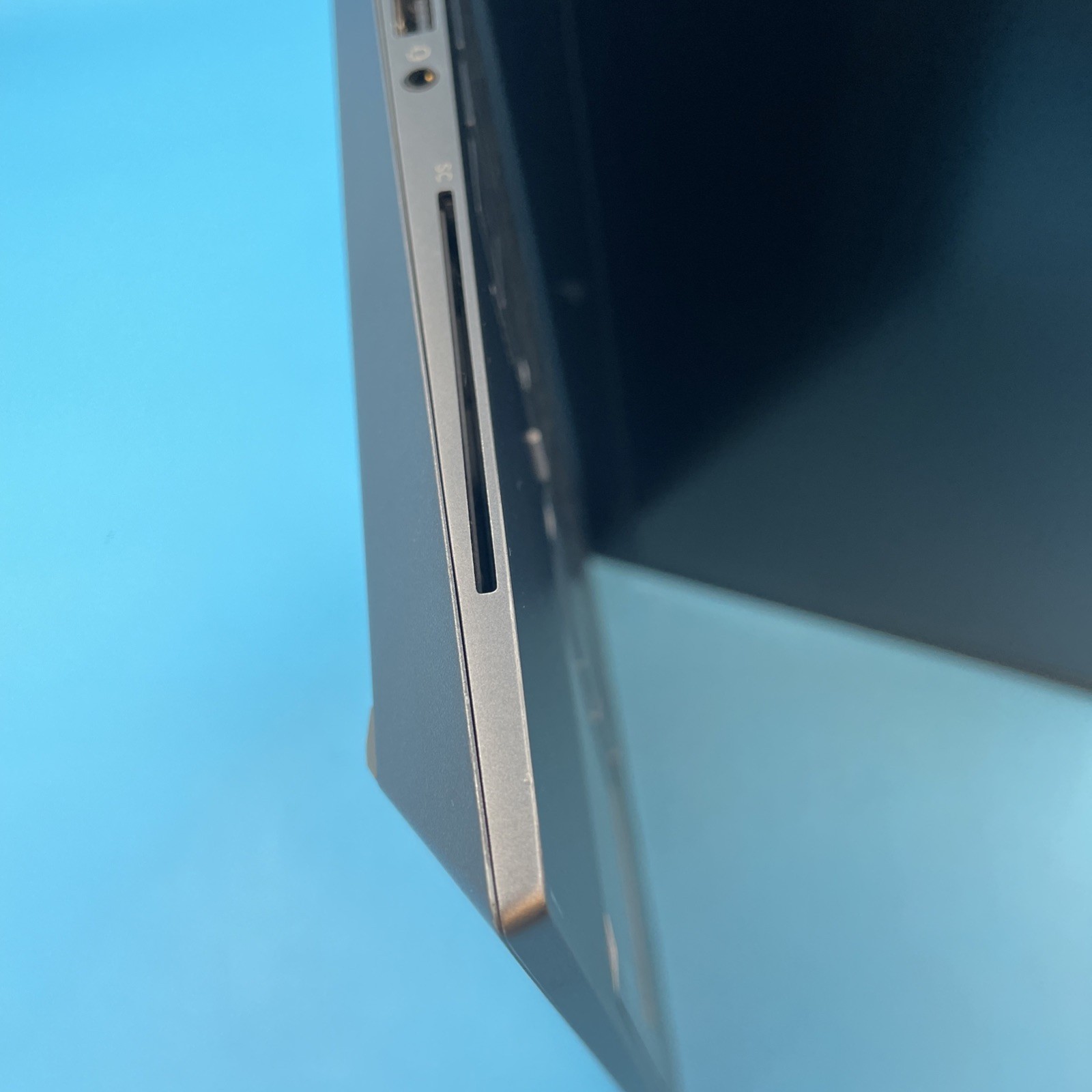 HP ZBook Fury G7 | i7-10850H | 32GB RAM | 256GB SSD | T2000 | W11 PRO | 72% BATT