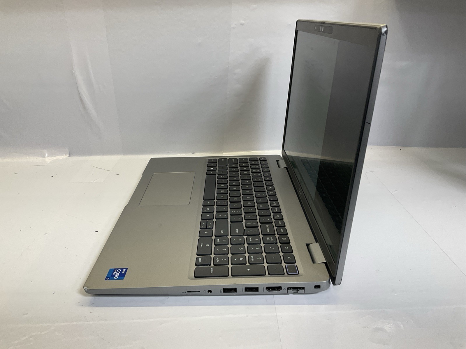 Dell Latitude 5520 15.6-inch i7-11th 16GB RAM 256GB SSD Touch W11 Pro AC(133F)