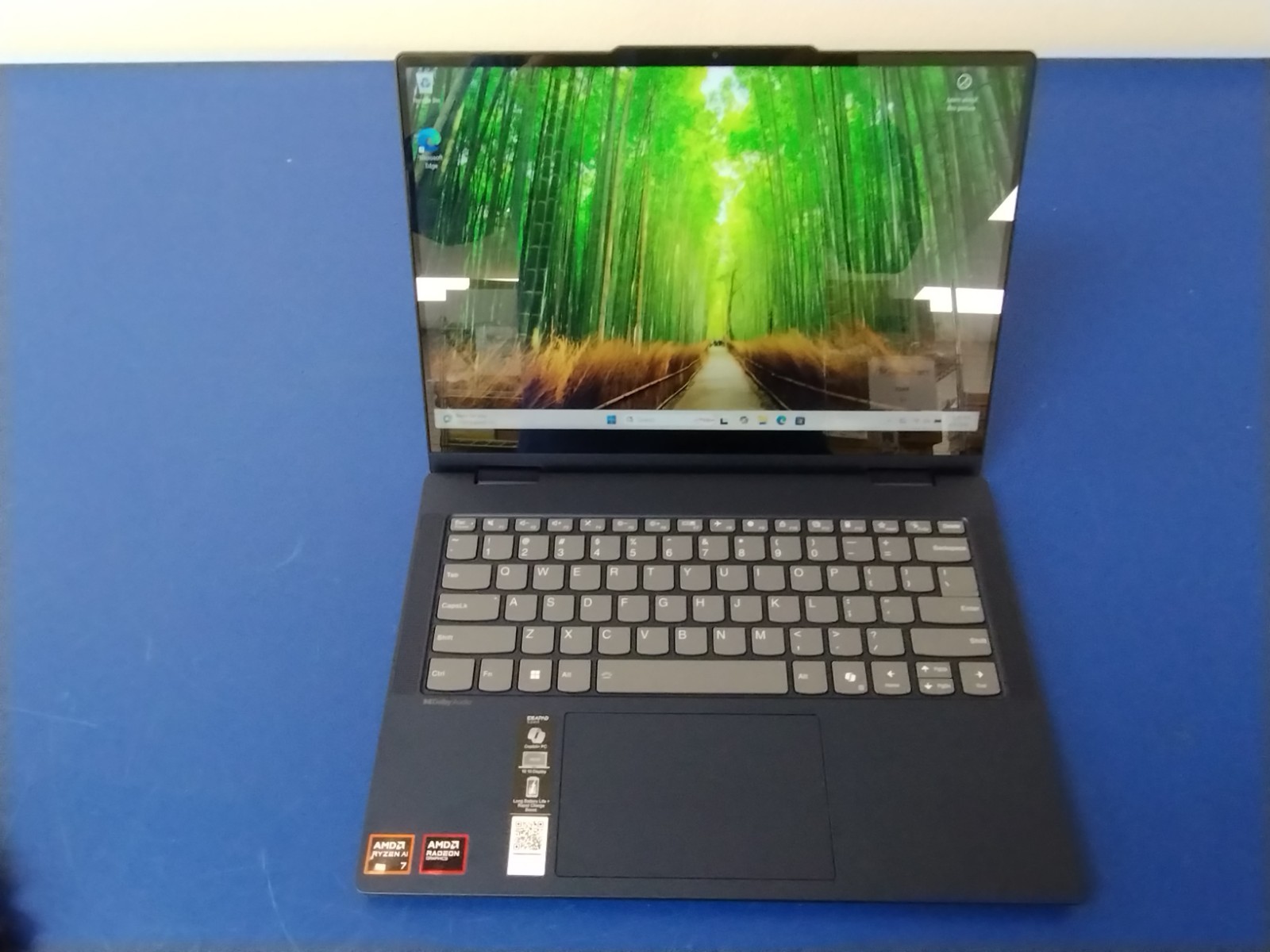 Lenovo IdeaPad 5 2-in-1 14AKP10 AMD Ryzen AI 7 350, 2.00 GHz 16 GB RAM 1 TB NVMe