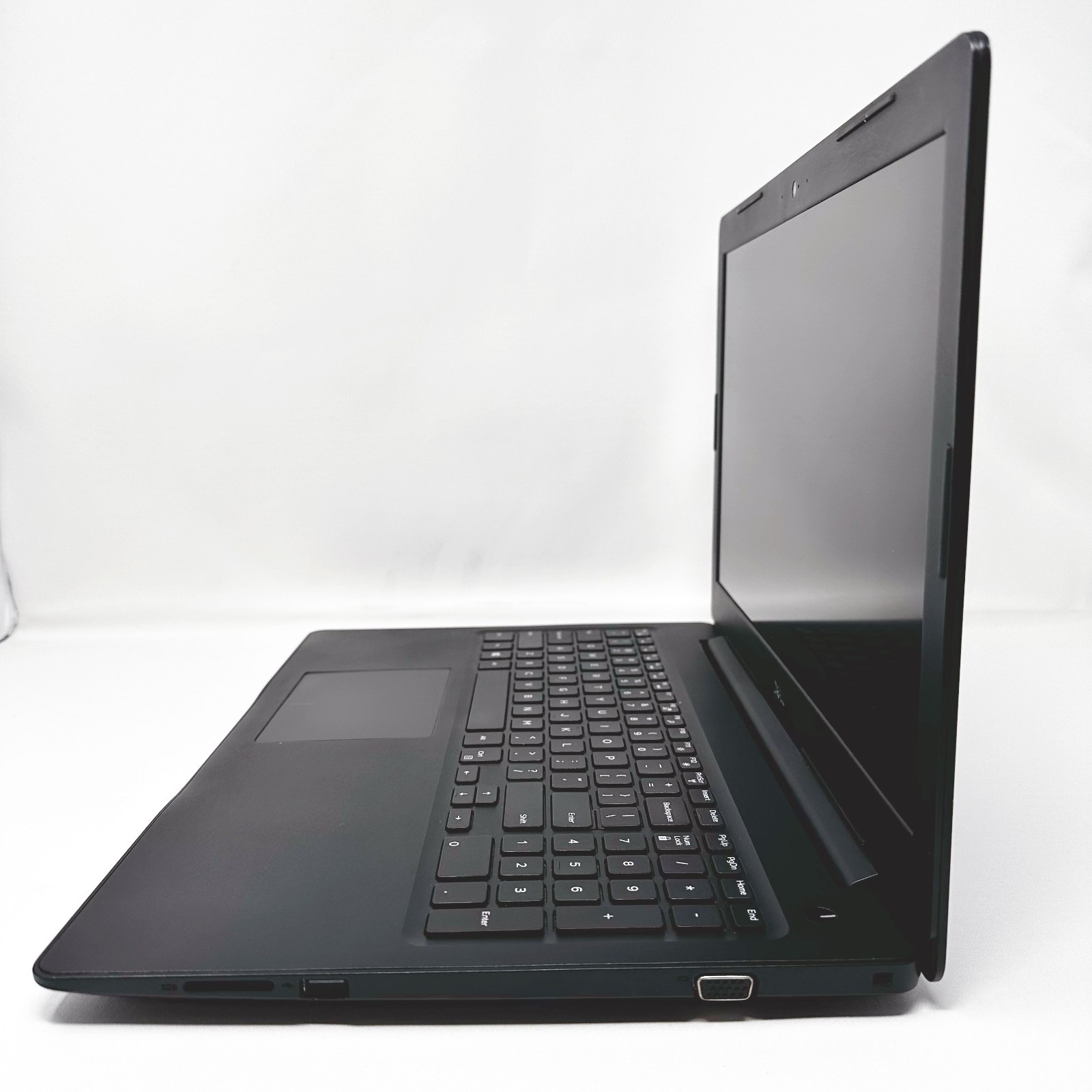 Dell Latitude 3590 15.6″ Laptop