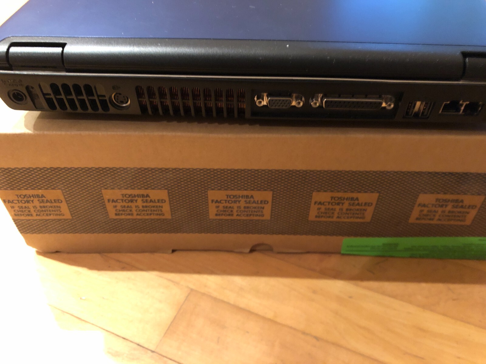 Toshiba Satellite A75-S125 laptop with Cisco-Linksys SRX400 wireless-G adapter