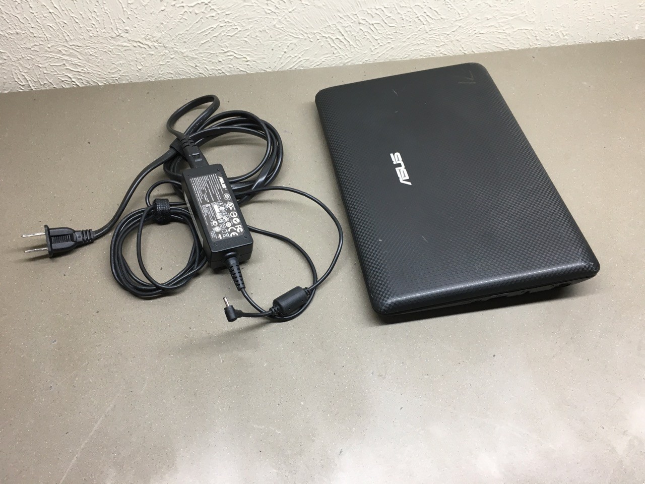🤖 ASUS Eee PC 1001px 10.1″ LCD 1GB 1.66GHz Intel ATOM N450 160GB HD Debian 13
