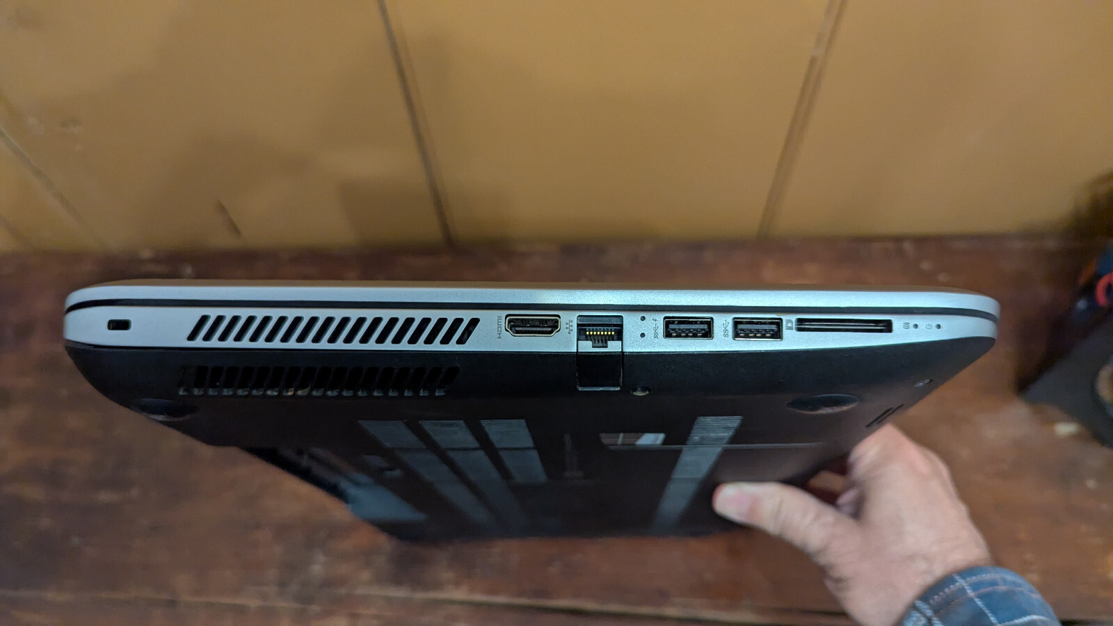 HP ENVY 17″ Laptop 8G 1TB i7-4700MQ – Touch Beats WORKS – Issue is Broken Hinges
