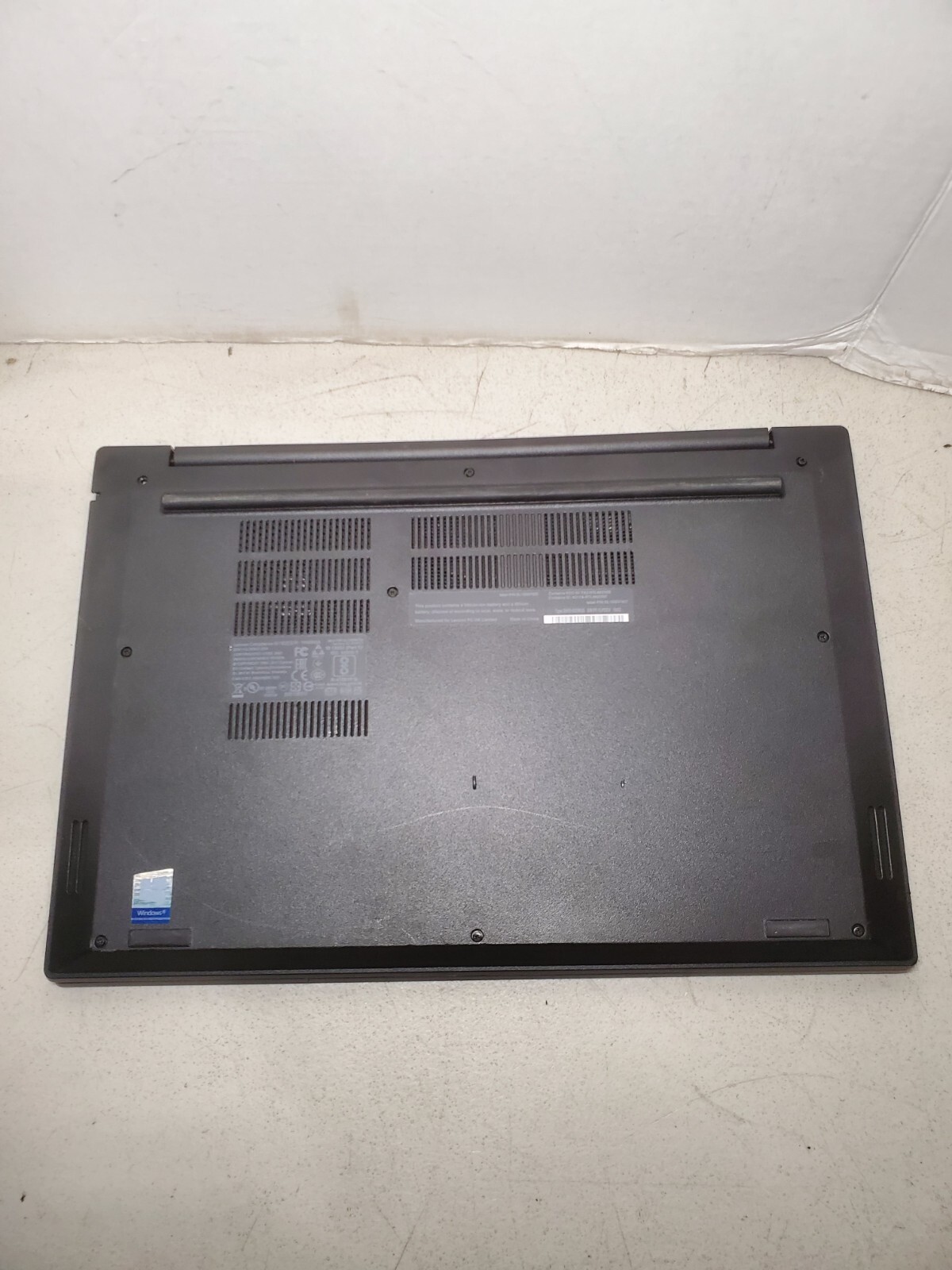 Lenovo ThinkPad E580 15.6″ i5 7th gen. 8GB RAM No HDD/SSD/OS CRACKED LCD! #69