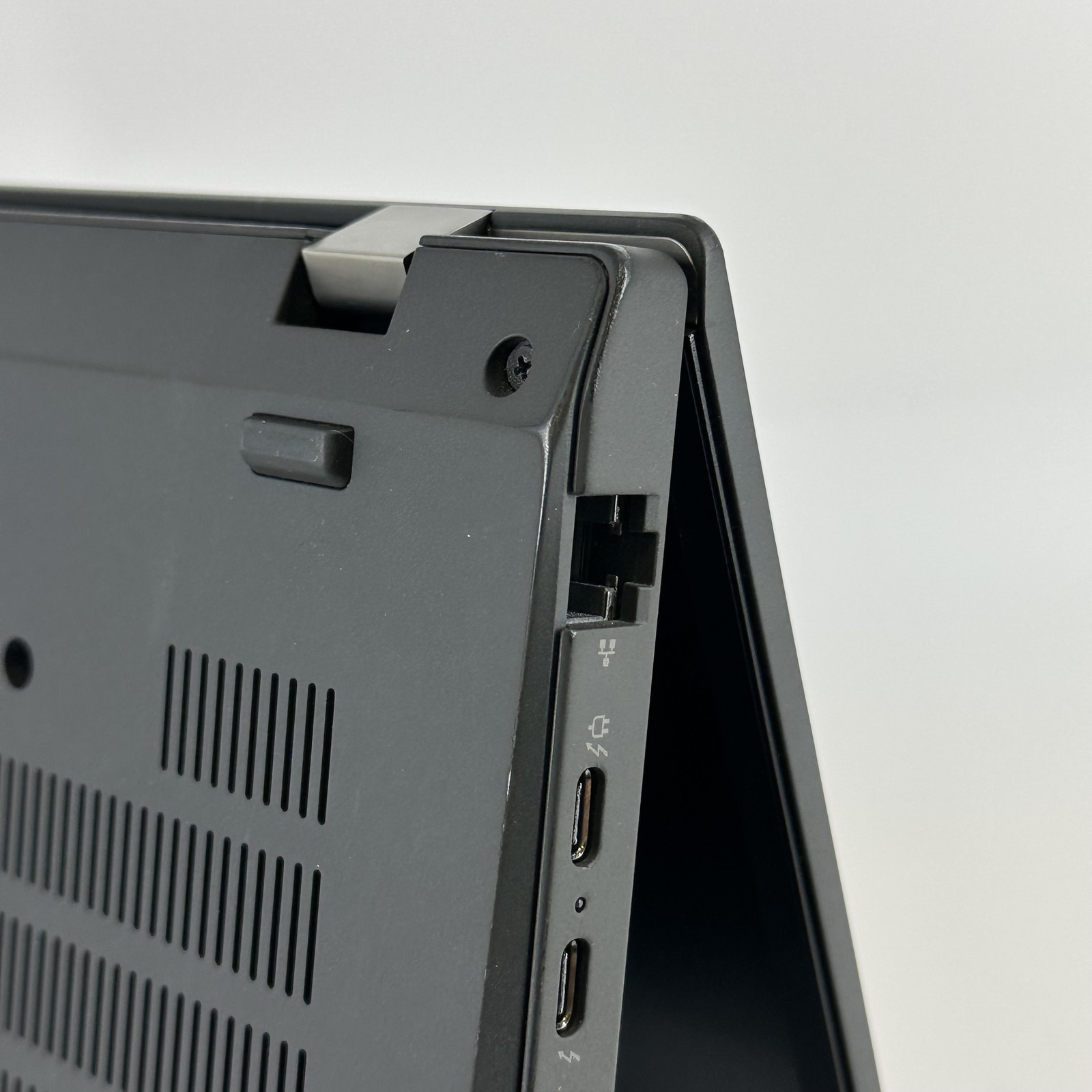 Lenovo ThinkPad P16s Gen 1 FHD+ TOUCH 2.1GHz i7-1260P 16GB 512GB SSD NVIDIA T550