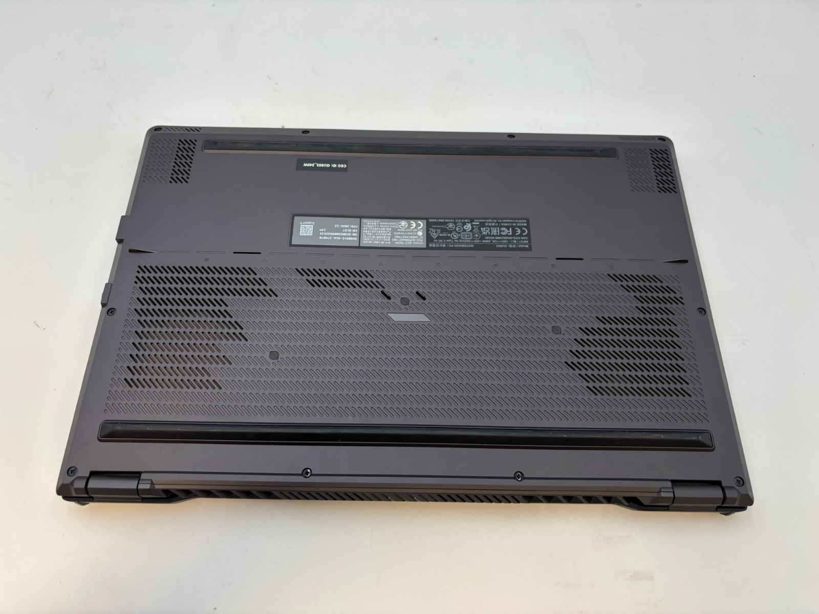 ASUS ROG Zephyrus G16 GU603VI 16″ 512 GB SSD 16 GB RAM i7-13620H RTX 4070