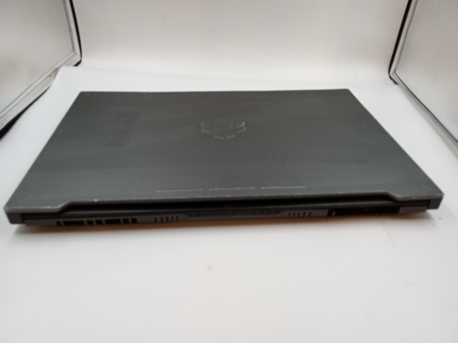 Asus TUF Gaming A17 FA707XU 17.3″ AMD Ryzen 9 7940HS Radeon 780M -BOOTS -READ!!