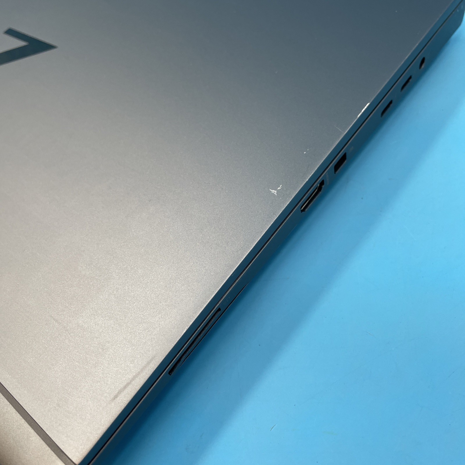 HP ZBook Fury G7 | i7-10850H | 32GB RAM | 256GB SSD | T2000 | W11 PRO | 72% BATT