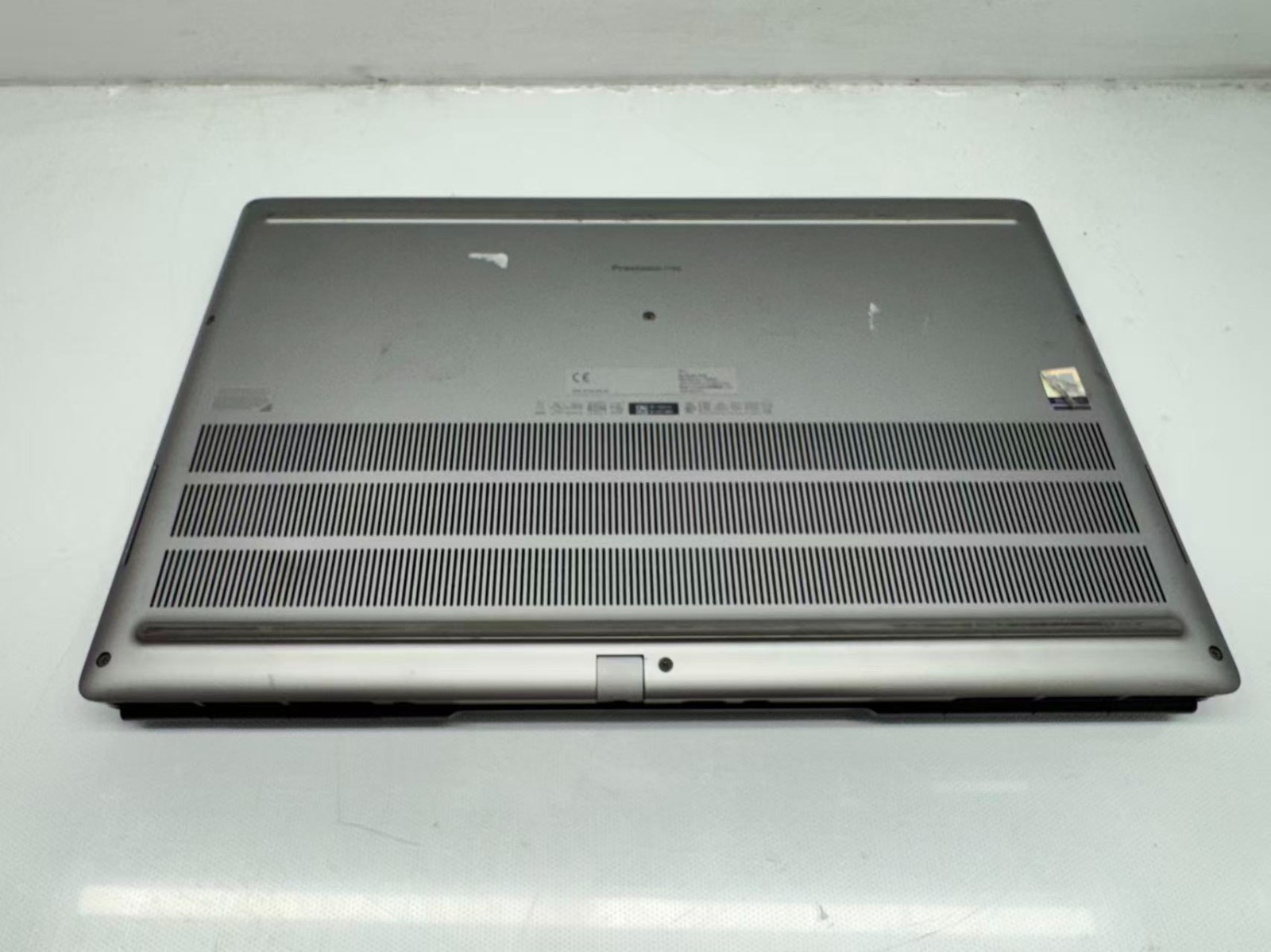 Dell Precision 7750 17.3″ i7-10850H@2.70GHz 16GB RAM 256G SSD RTX3000 *READ*