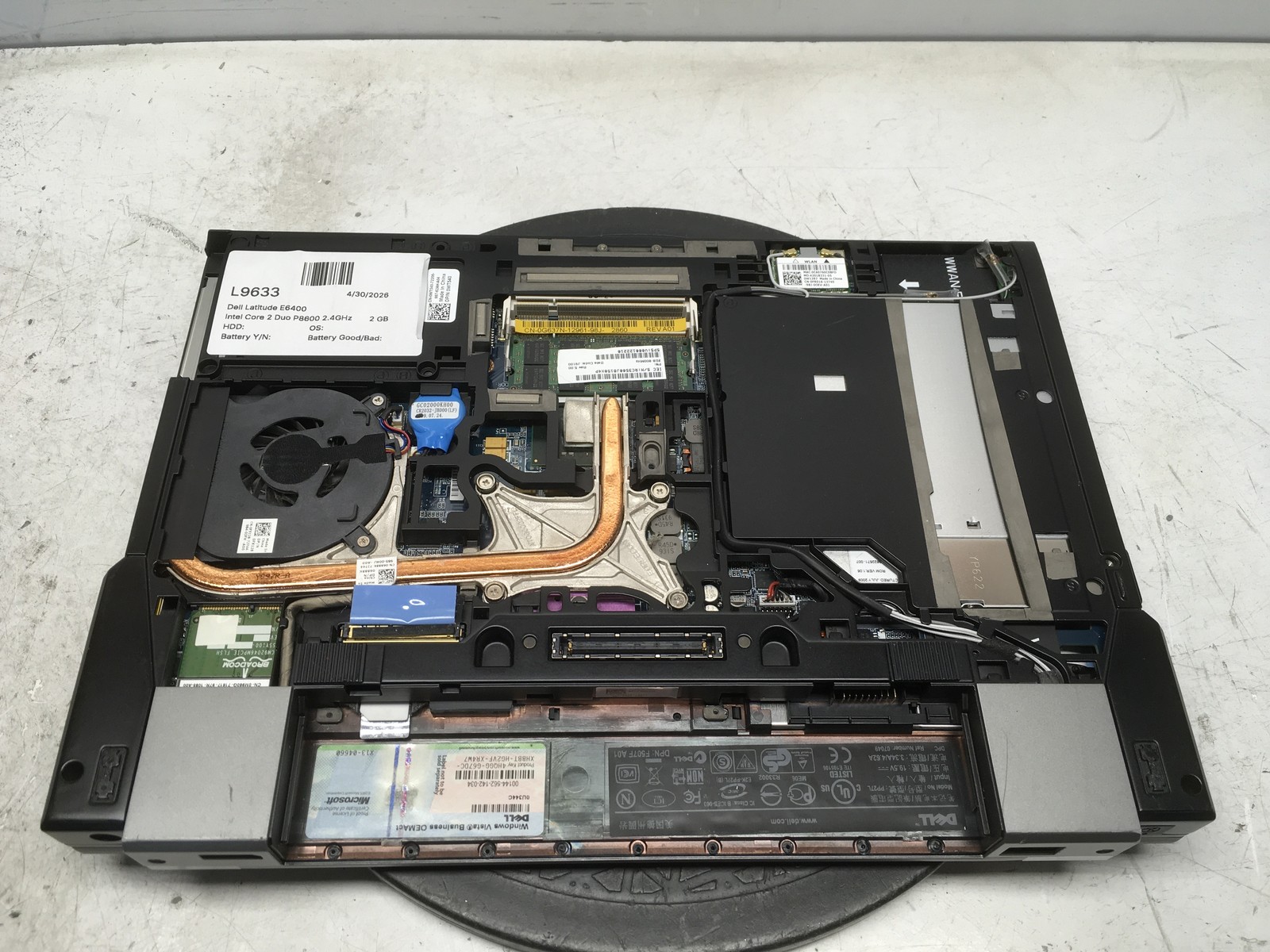 Dell Latitude E6400 Intel Core 2 Duo P8600 2.4GHz 2 GB NO HDD No Batt