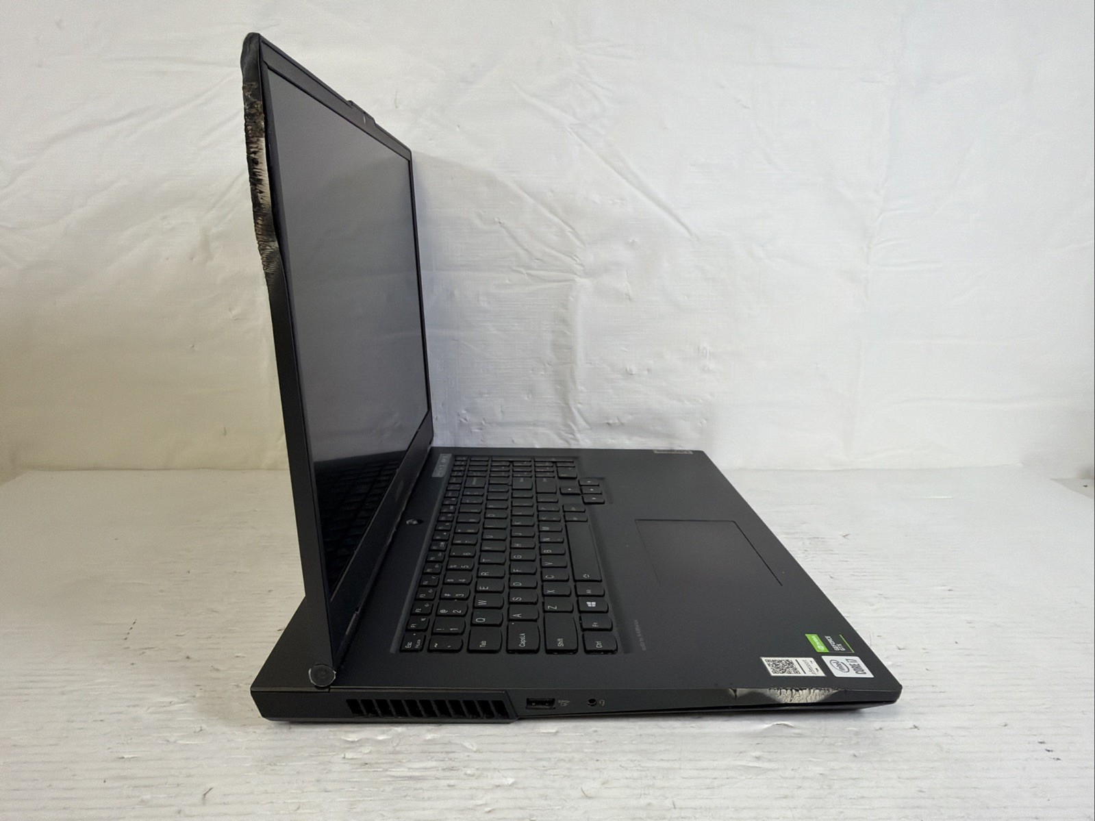 Lenovo Legion 5 17IMH05H 17″ i7-10750H 16GB RAM 256GB & 1TB GTX 1660 Ti – READ