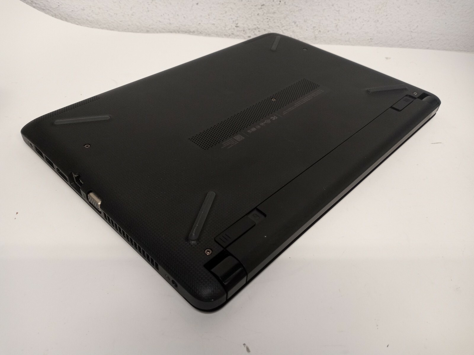 HP Laptop 14-bw012nr 14″ AMD E2-9000E Radeon 1.50GHz 4GB Ram 32GB SSD BT Win10