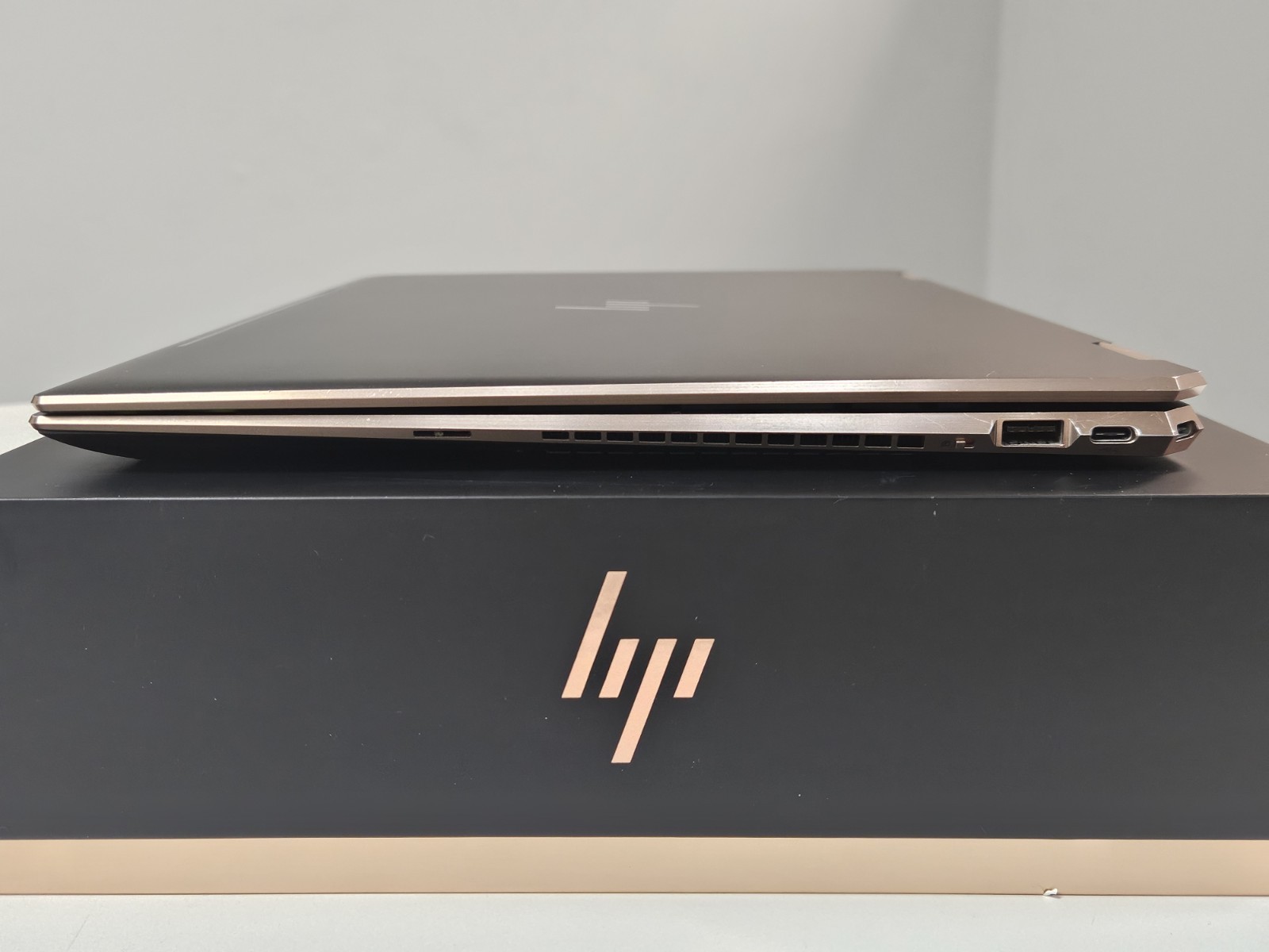 HP Spectre x360 2-in-1 15.6″ 4K 8th Gen Intel i7 16GB RAM 512GB SSD NVIDIA MX150