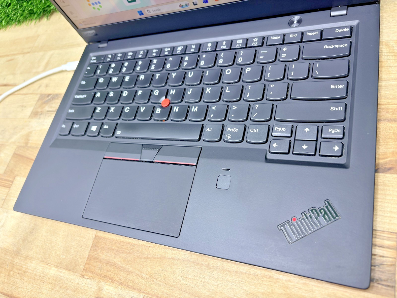 Lenovo ThinkPad x1 Carbon Gen 6 Core i7-8th Gen 1.90GHz 16GB RAM 256GB SSD W11P*